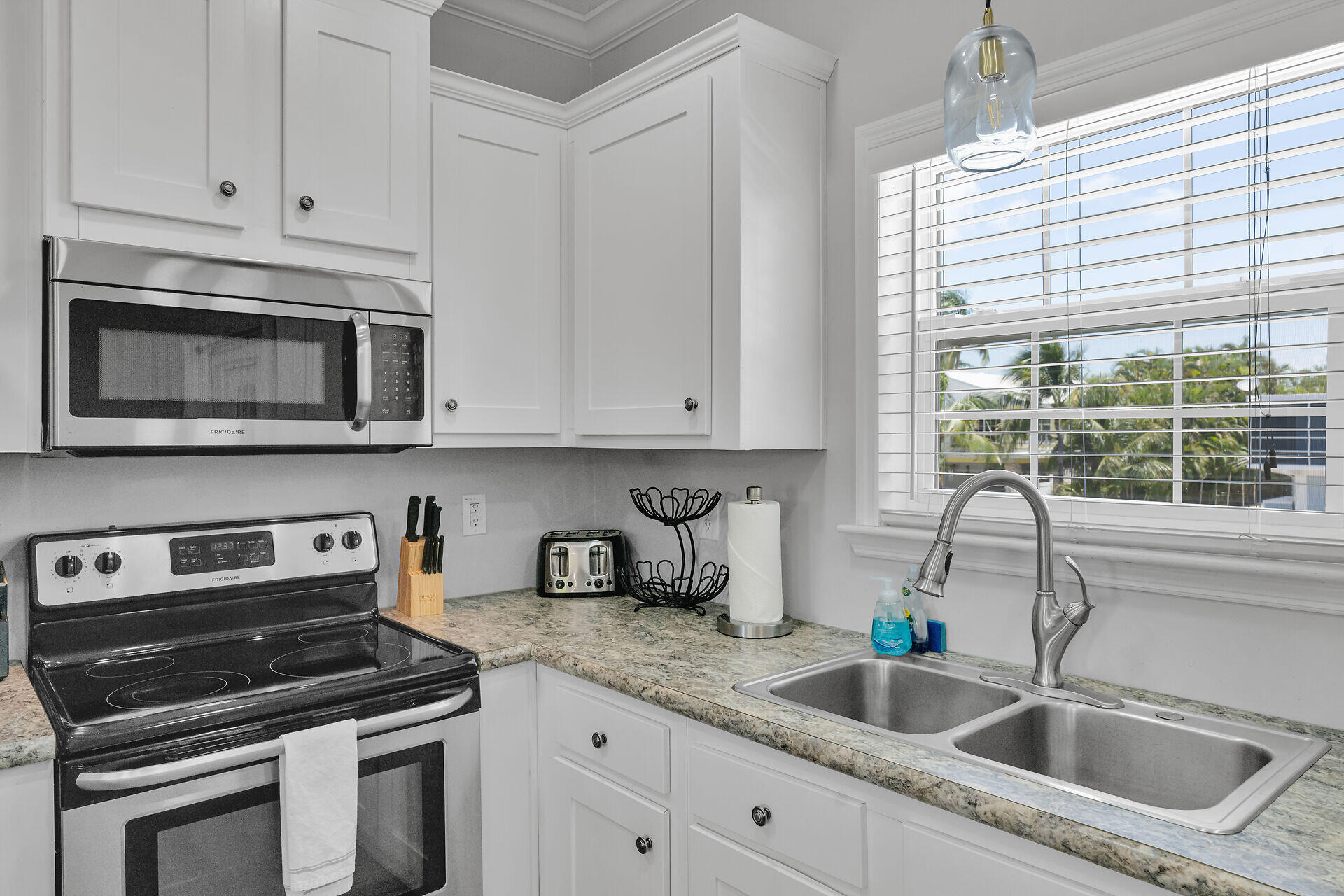 121 Venetian Drive Property Photo 17