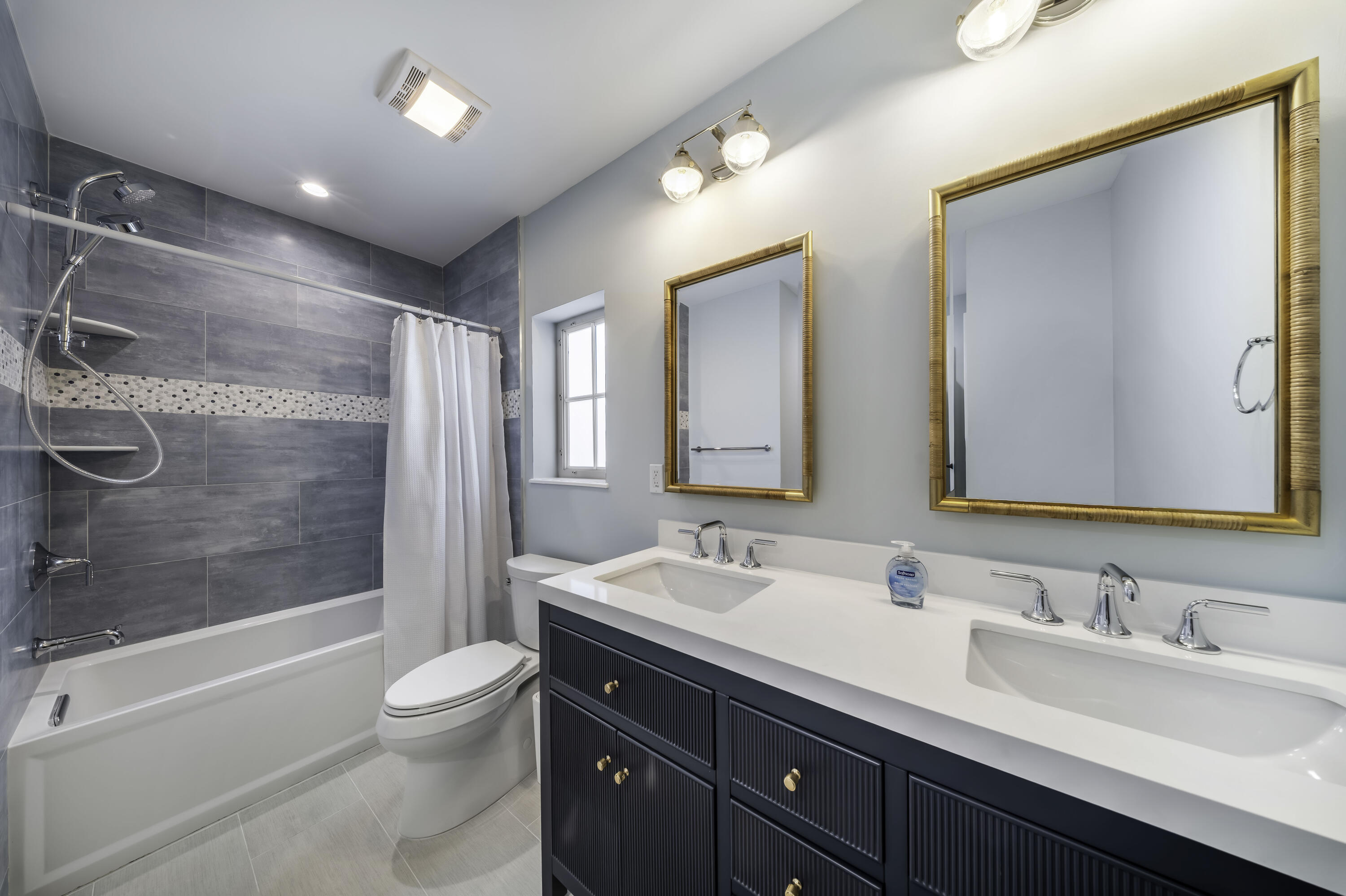 818 39th Street Property Photo 19