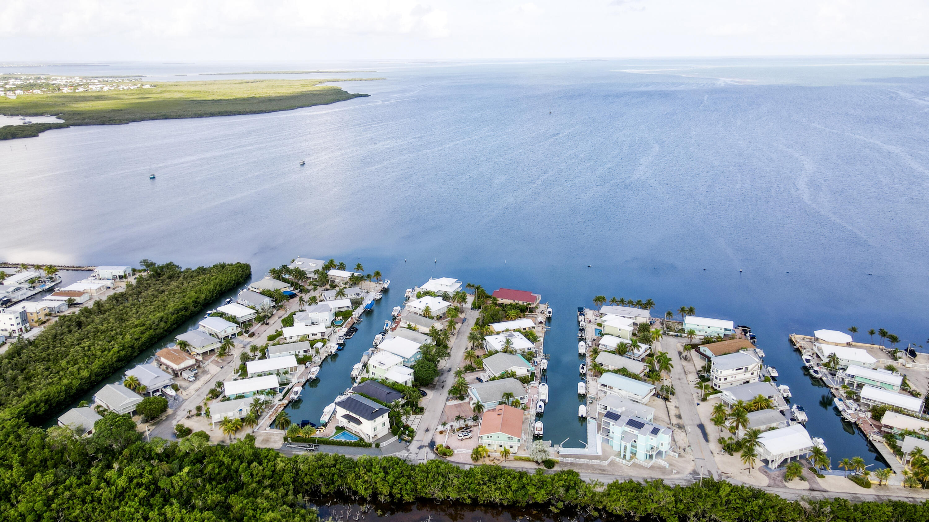 214 Aberdeen Court Property Photo 6