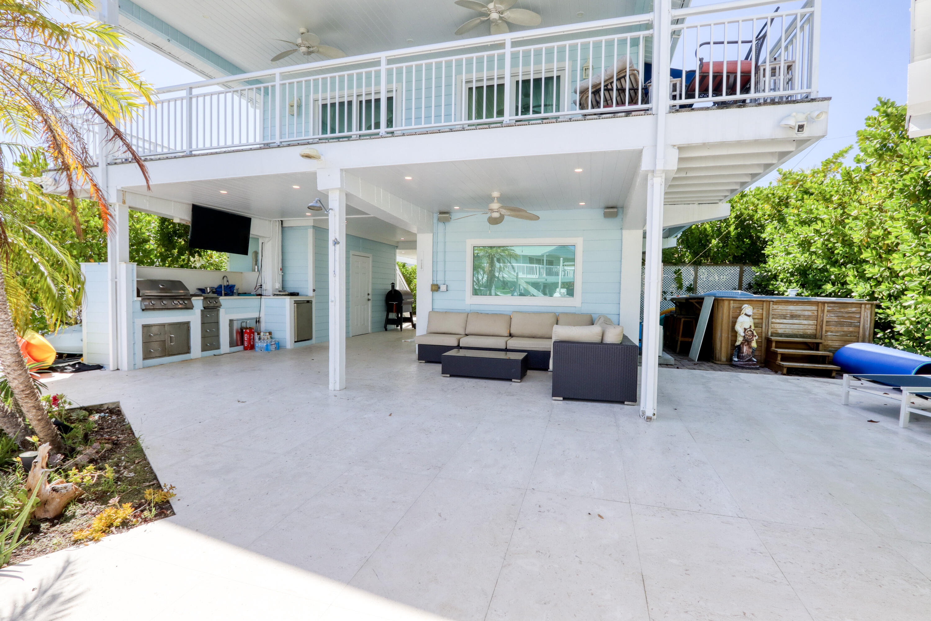 214 Aberdeen Court Property Photo 9