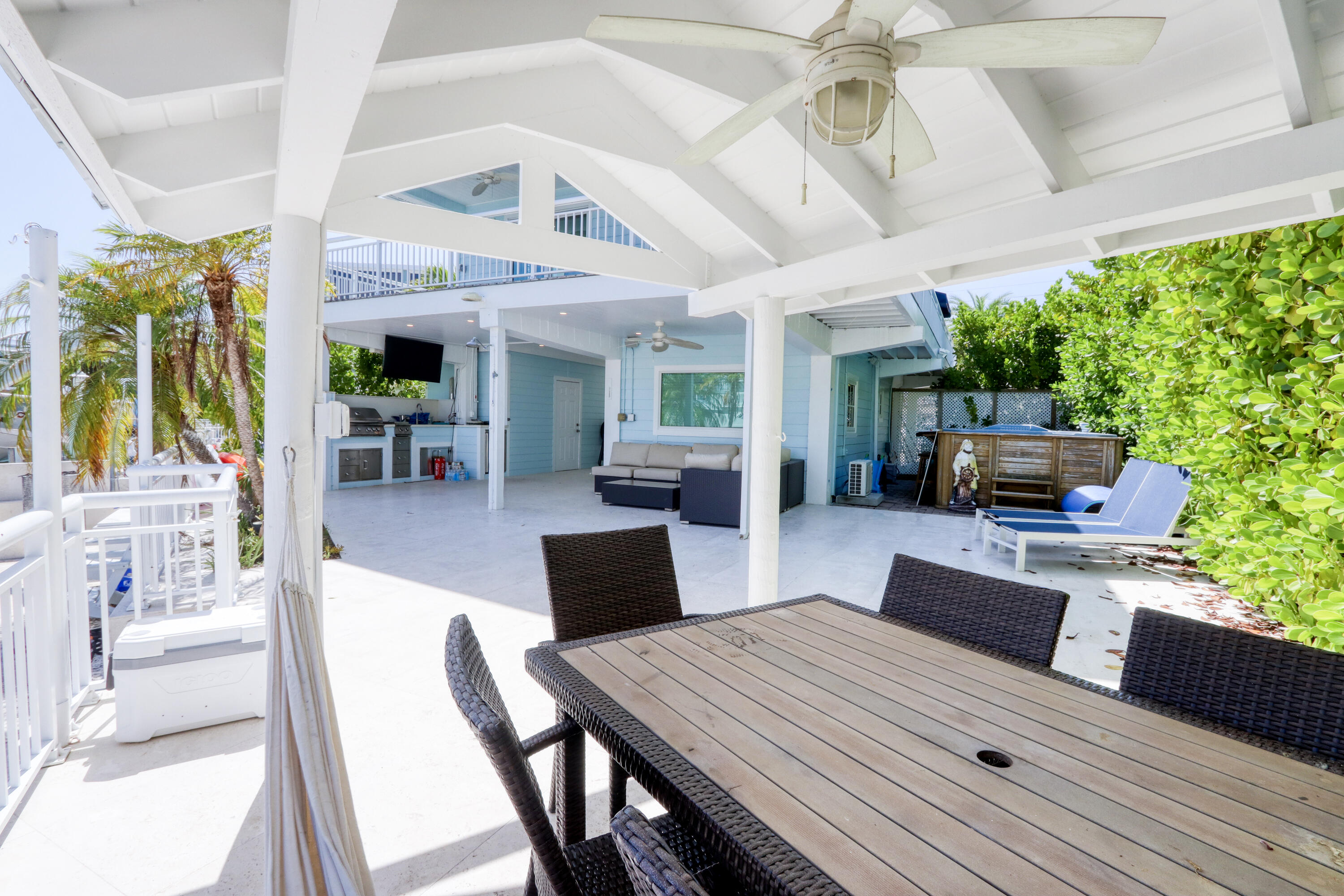 214 Aberdeen Court Property Photo 12