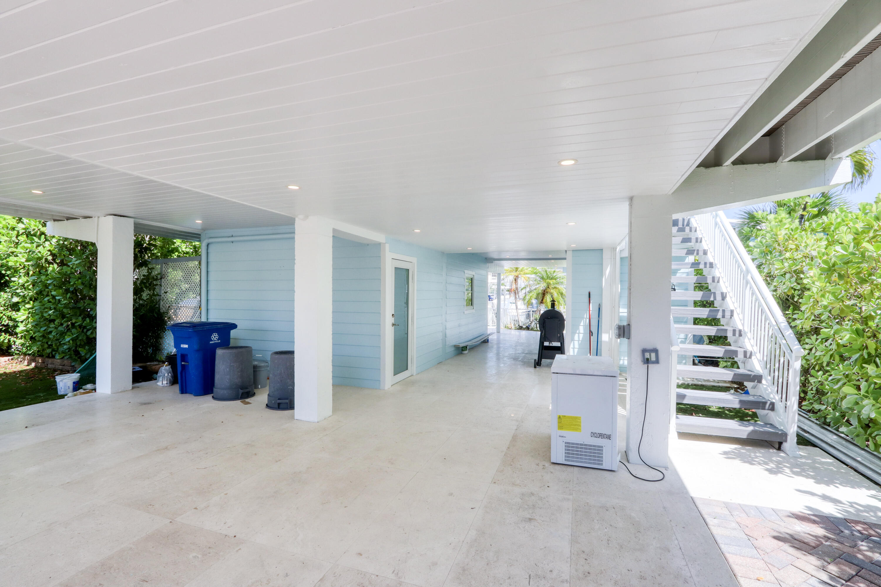 214 Aberdeen Court Property Photo 27