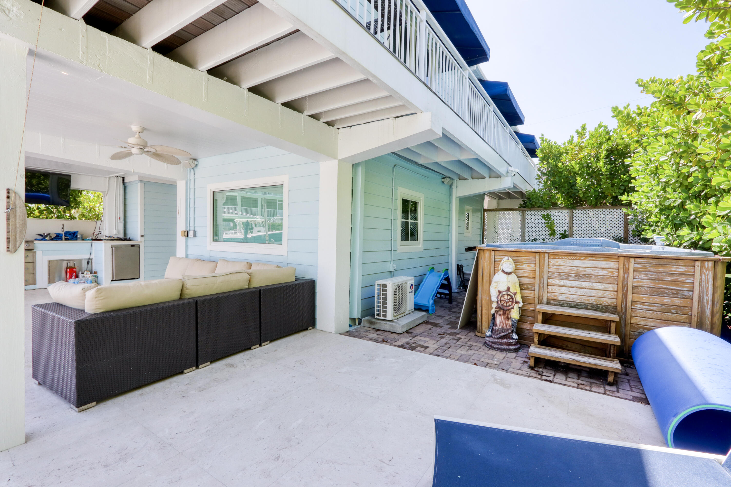 214 Aberdeen Court Property Photo 31