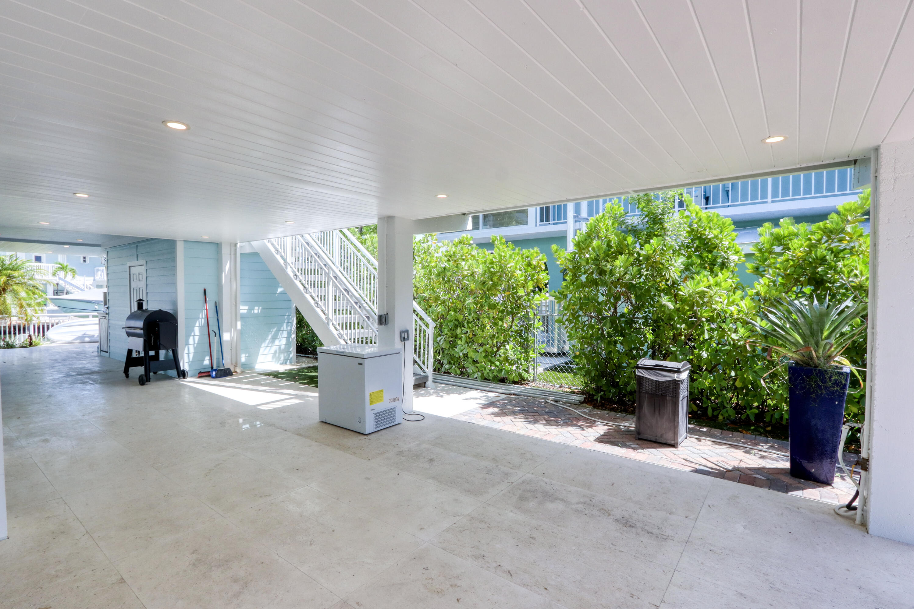 214 Aberdeen Court Property Photo 32