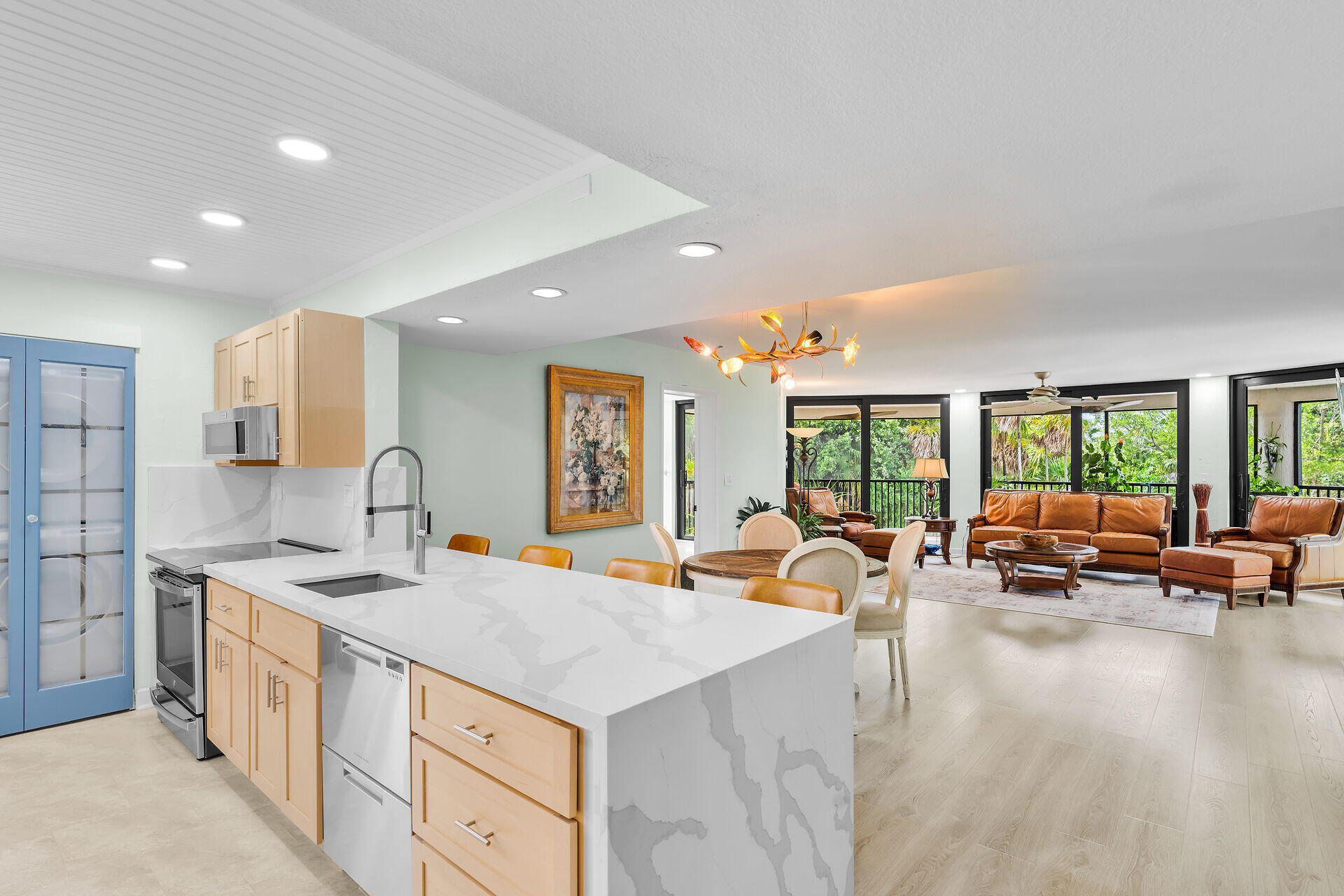 6104 Gulf Of Mexico Boulevard, 104 Property Photo 1