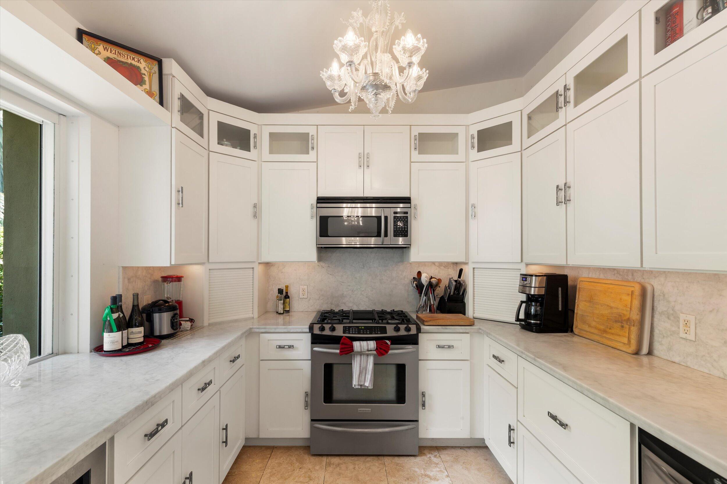 1719 Laird Street Property Photo 13