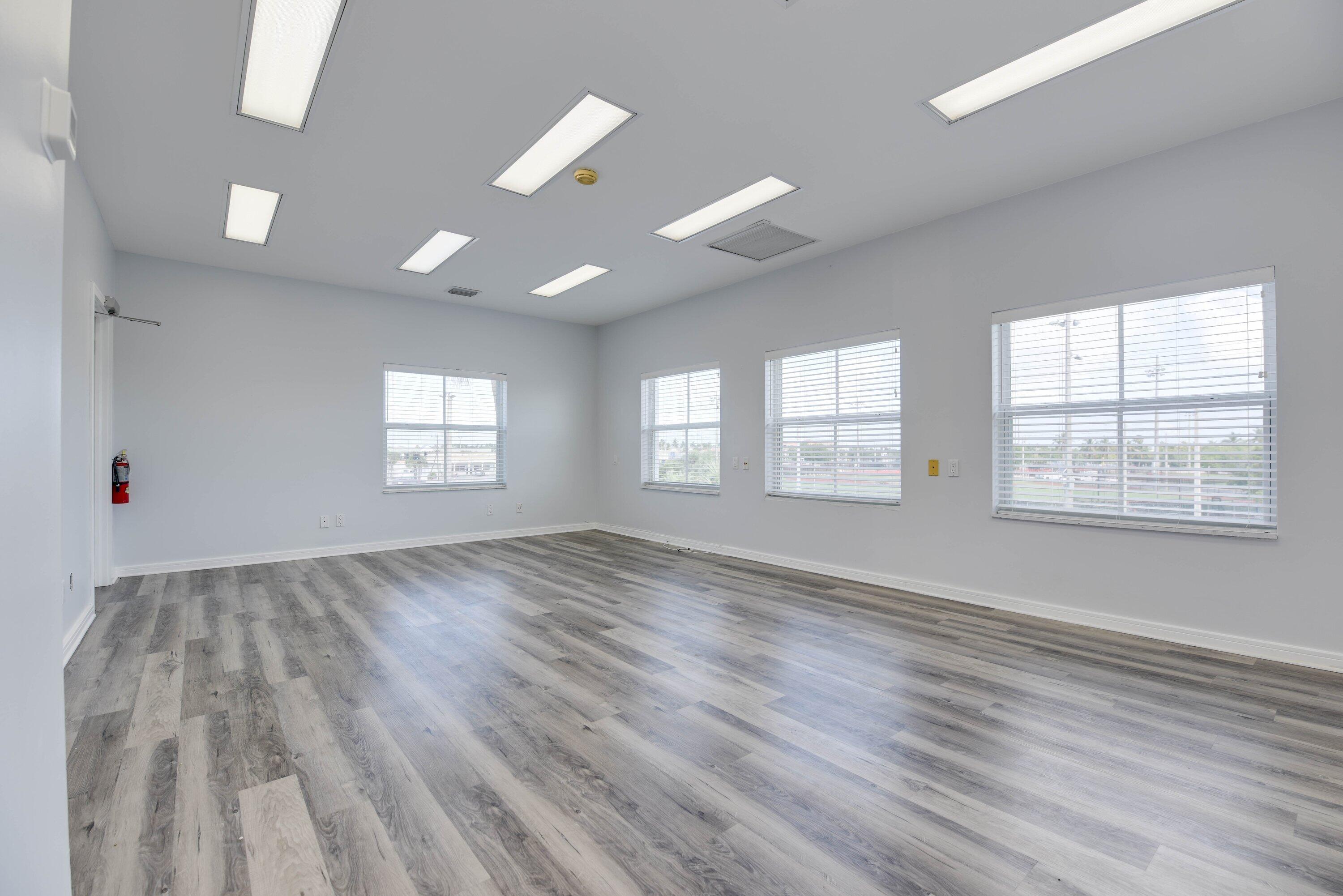 3152 Northside Drive, L Property Photo 5