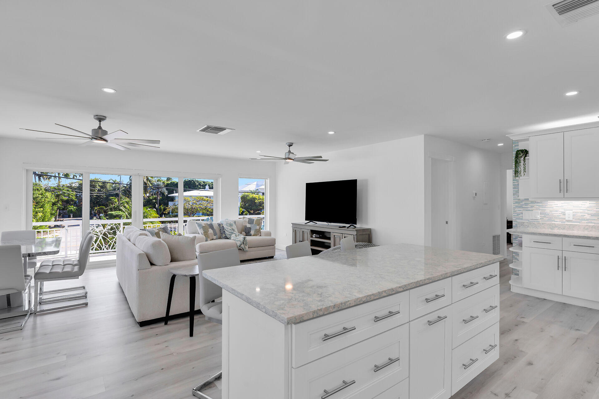 230 W Seaview Drive Property Photo 5