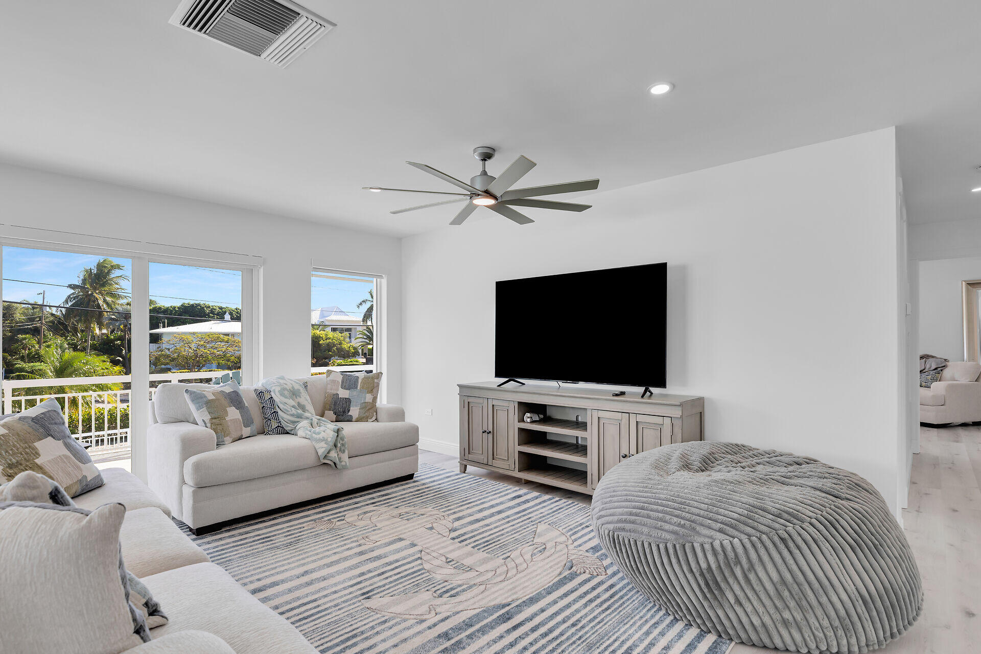 230 W Seaview Drive Property Photo 6