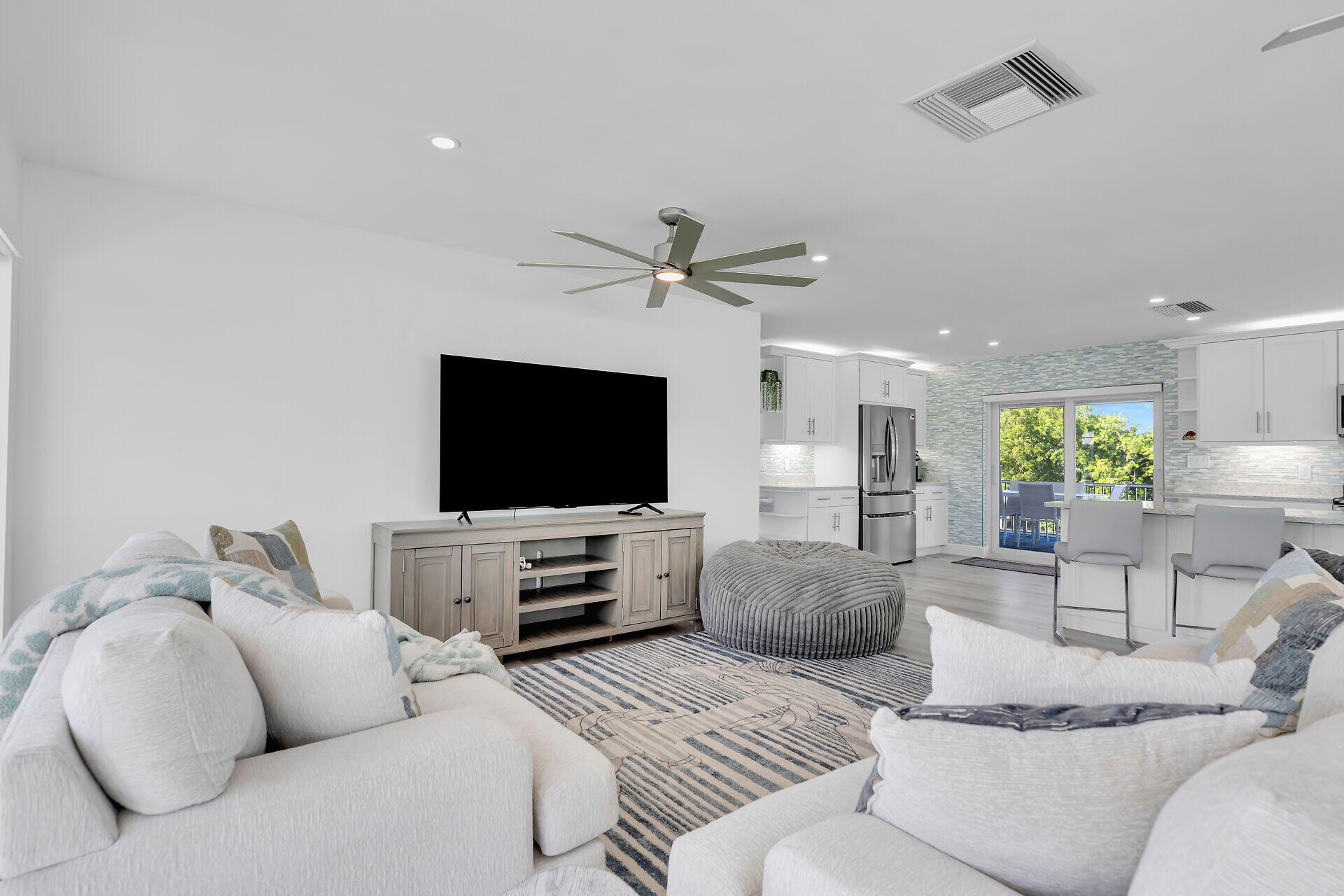 230 W Seaview Drive Property Photo 10