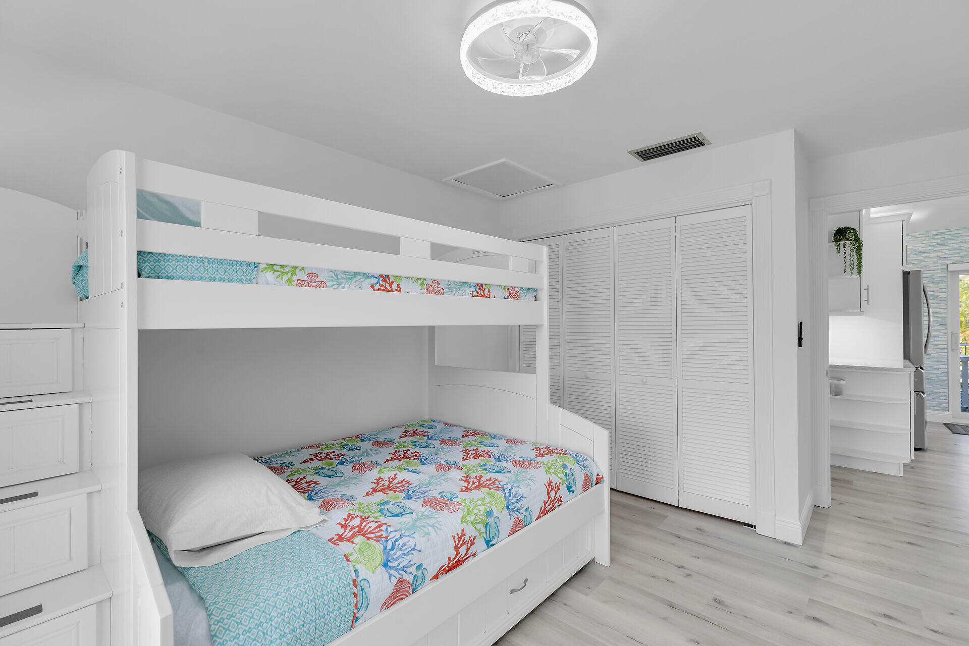 230 W Seaview Drive Property Photo 12