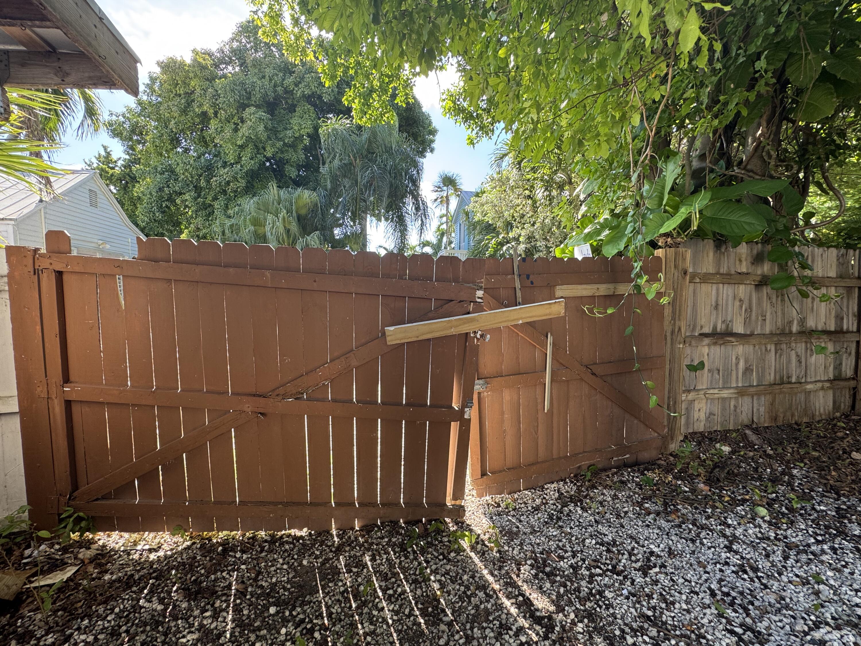 418 Olivia Street Property Photo 10