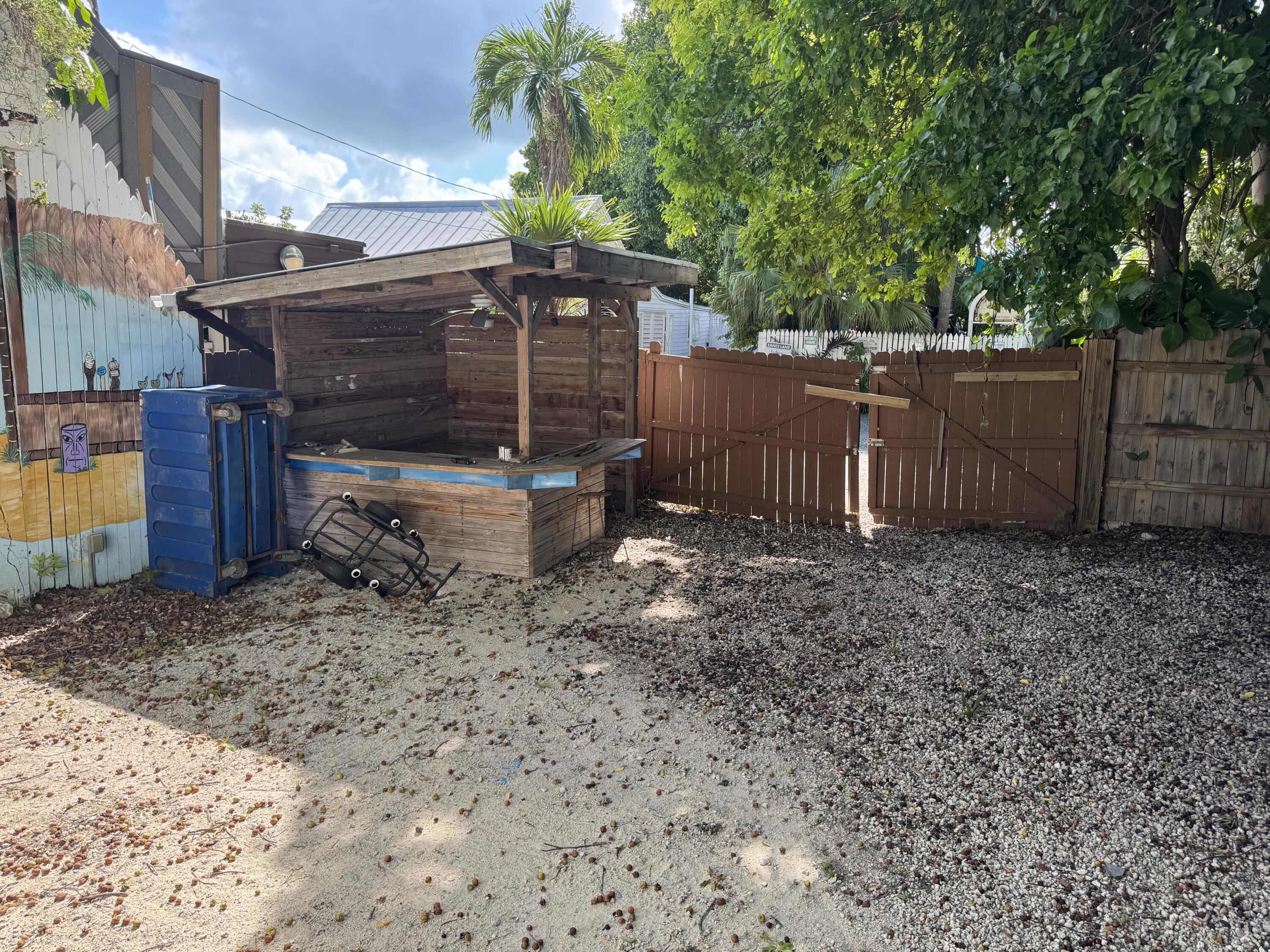 418 Olivia Street Property Photo 11