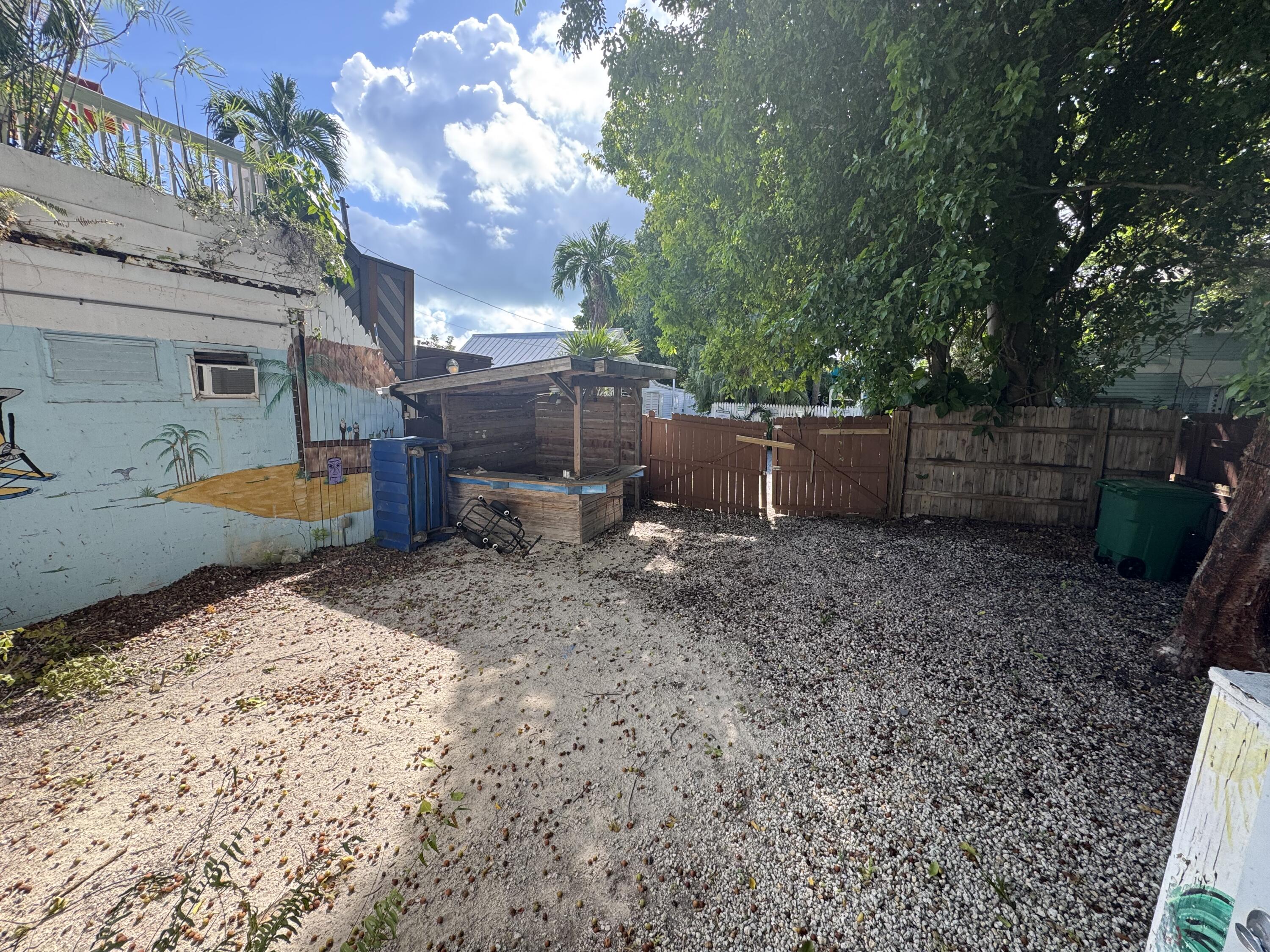 418 Olivia Street Property Photo 13