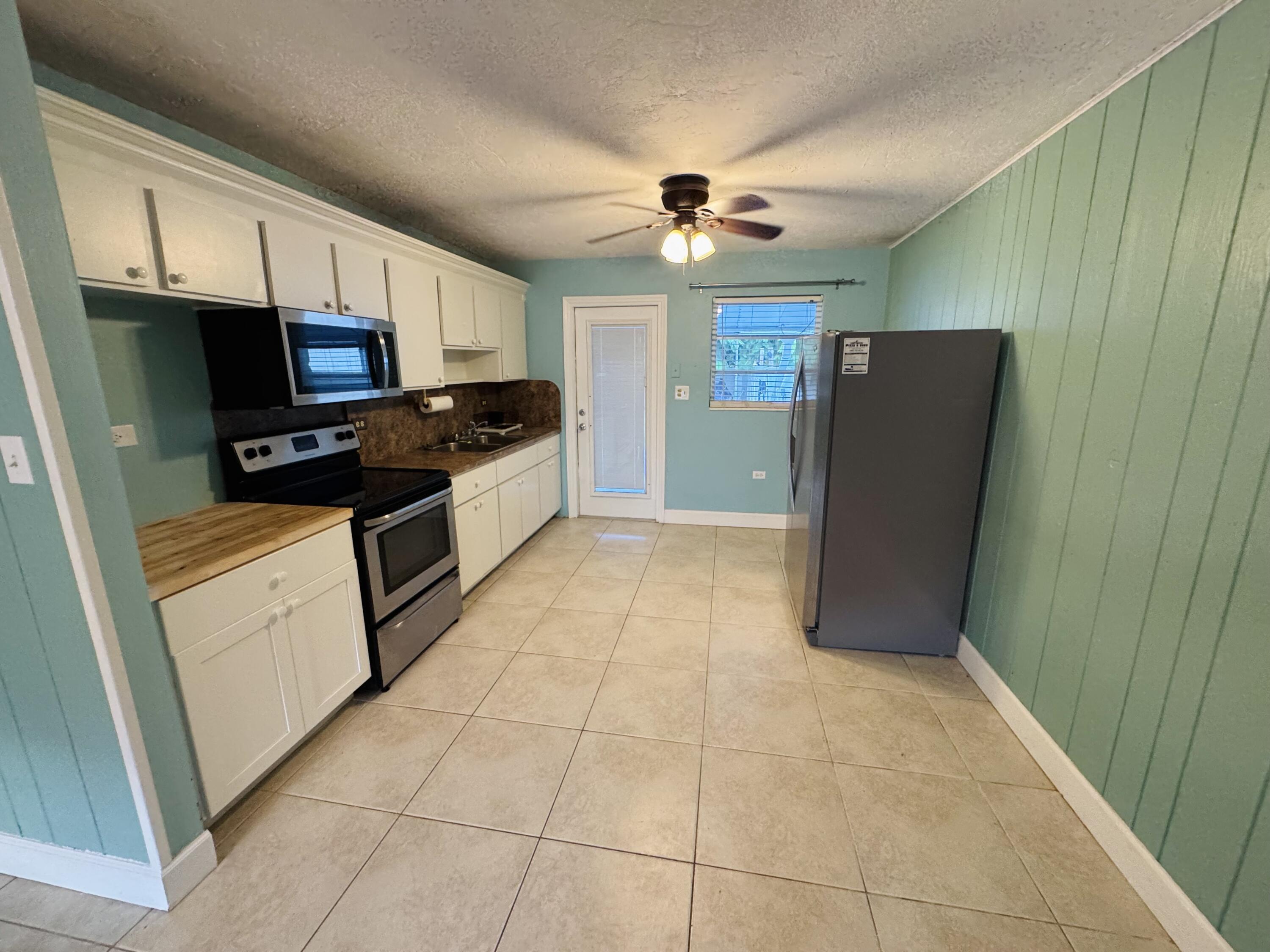 972 73rd Street Property Photo 1