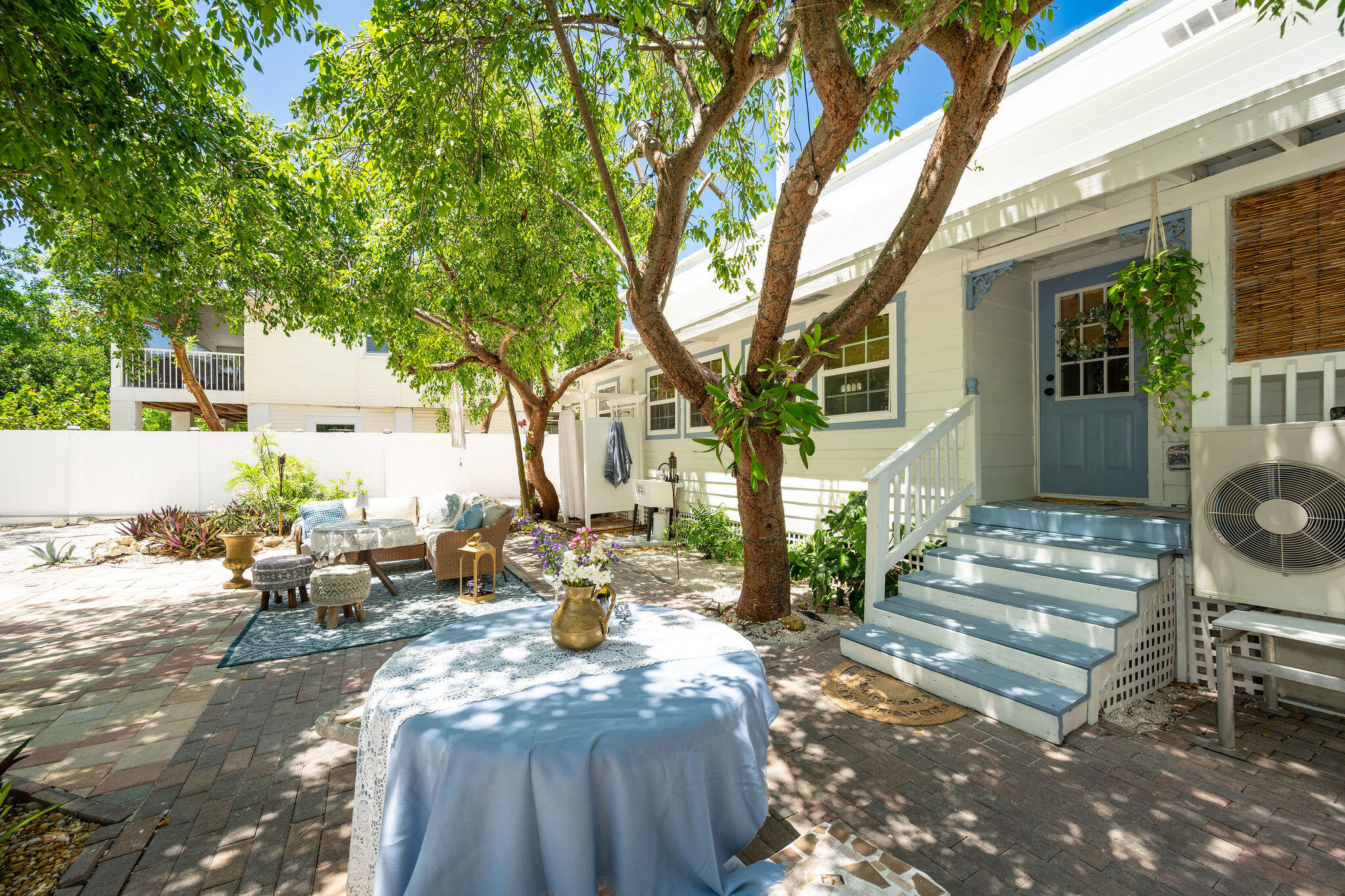 7 Barcelona Drive Property Photo 1