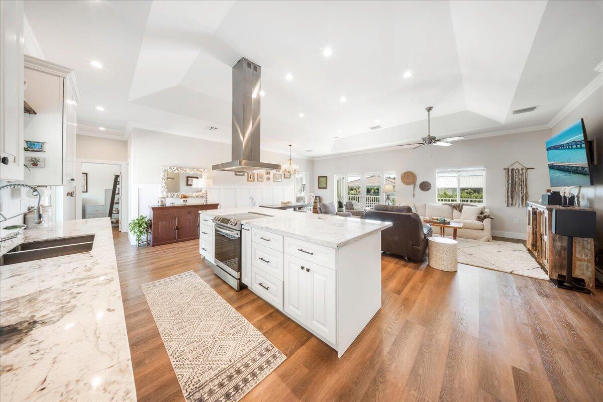 209 E Bruce Court Property Photo 3