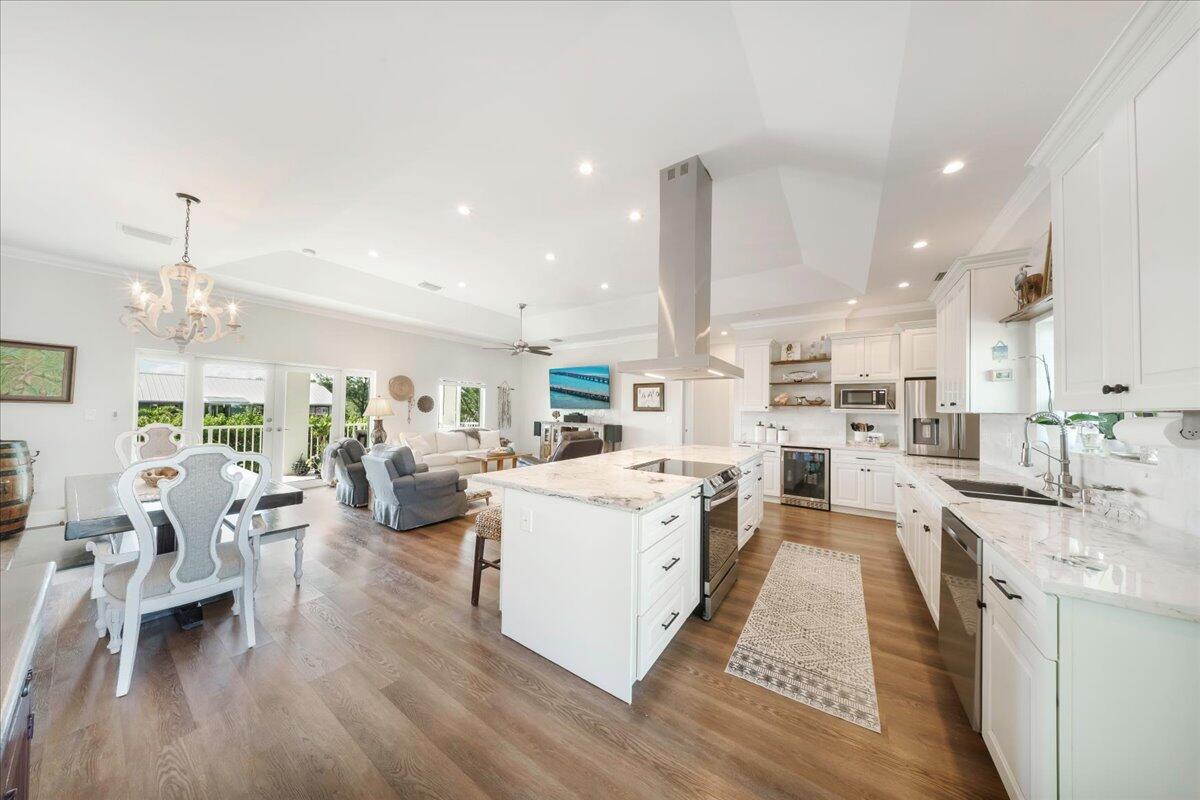 209 E Bruce Court Property Photo 6