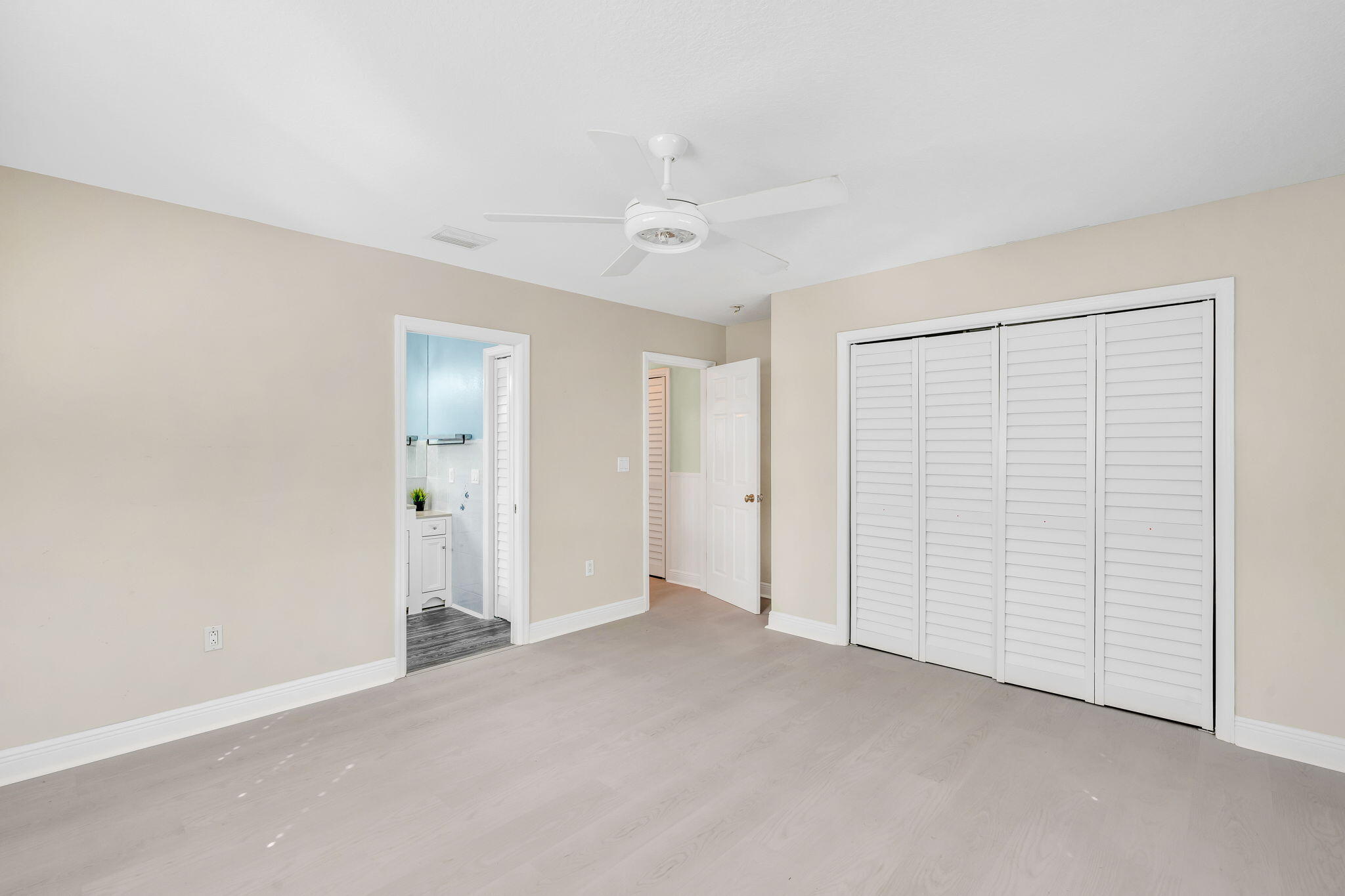 223 Treasure Harbor Drive Property Photo 11