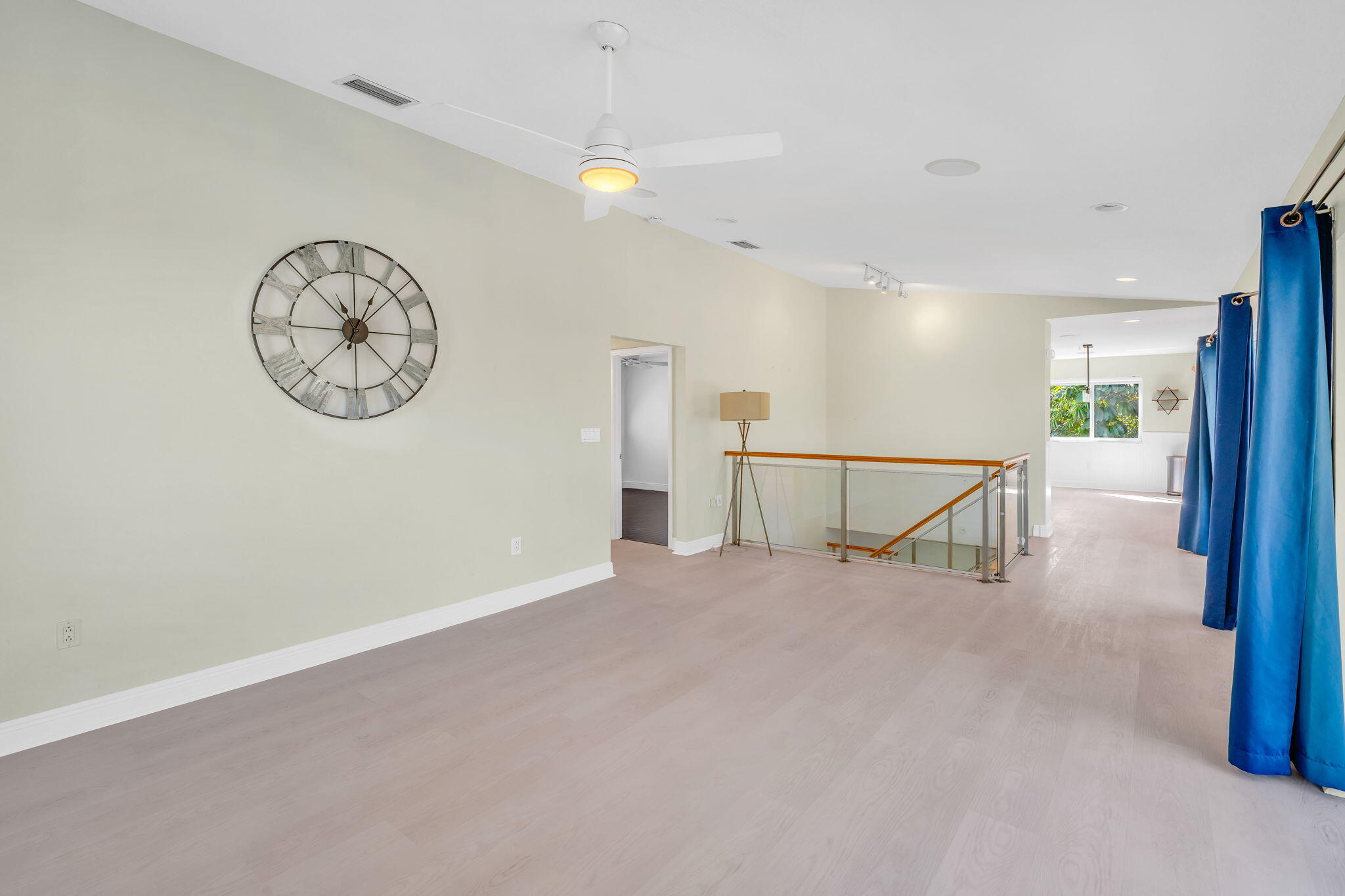223 Treasure Harbor Drive Property Photo 18