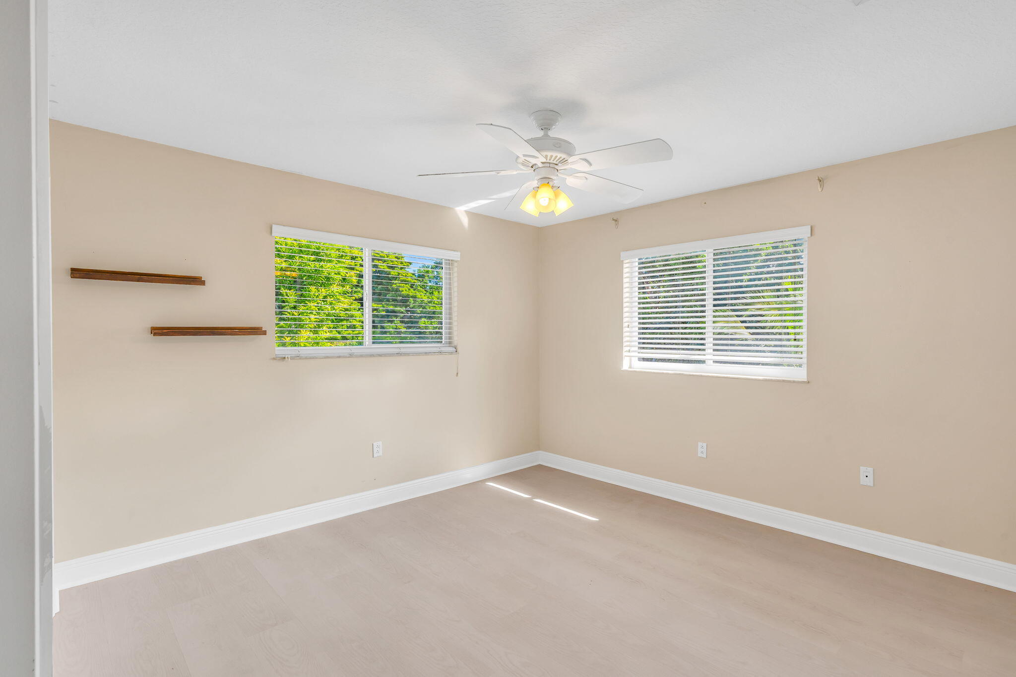 223 Treasure Harbor Drive Property Photo 20