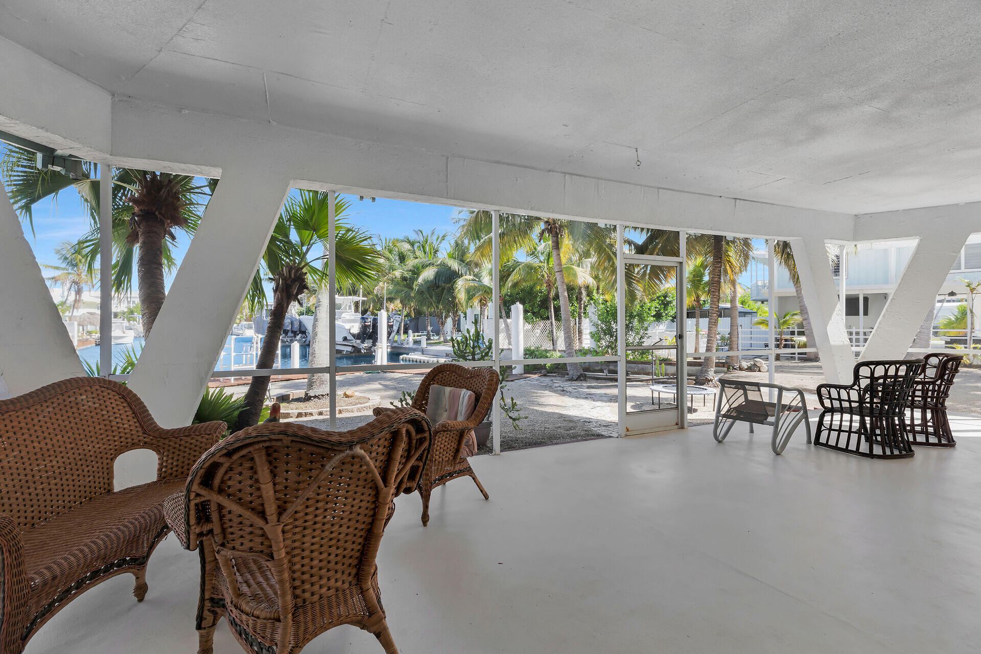 617068 Property Photo 27