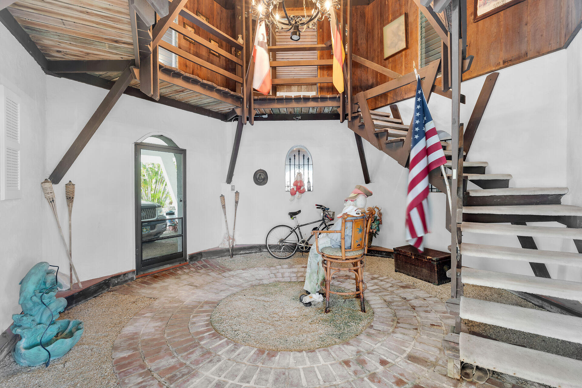 617068 Property Photo 28