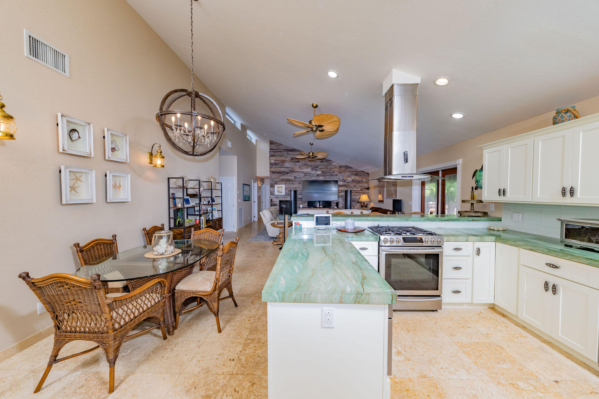 810 Madrid Road Property Photo 23