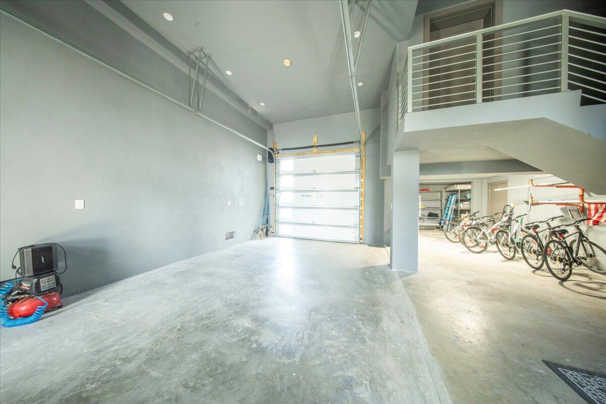 118 Avenue E Property Photo 30