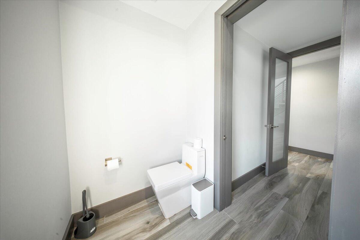118 Avenue E Property Photo 45