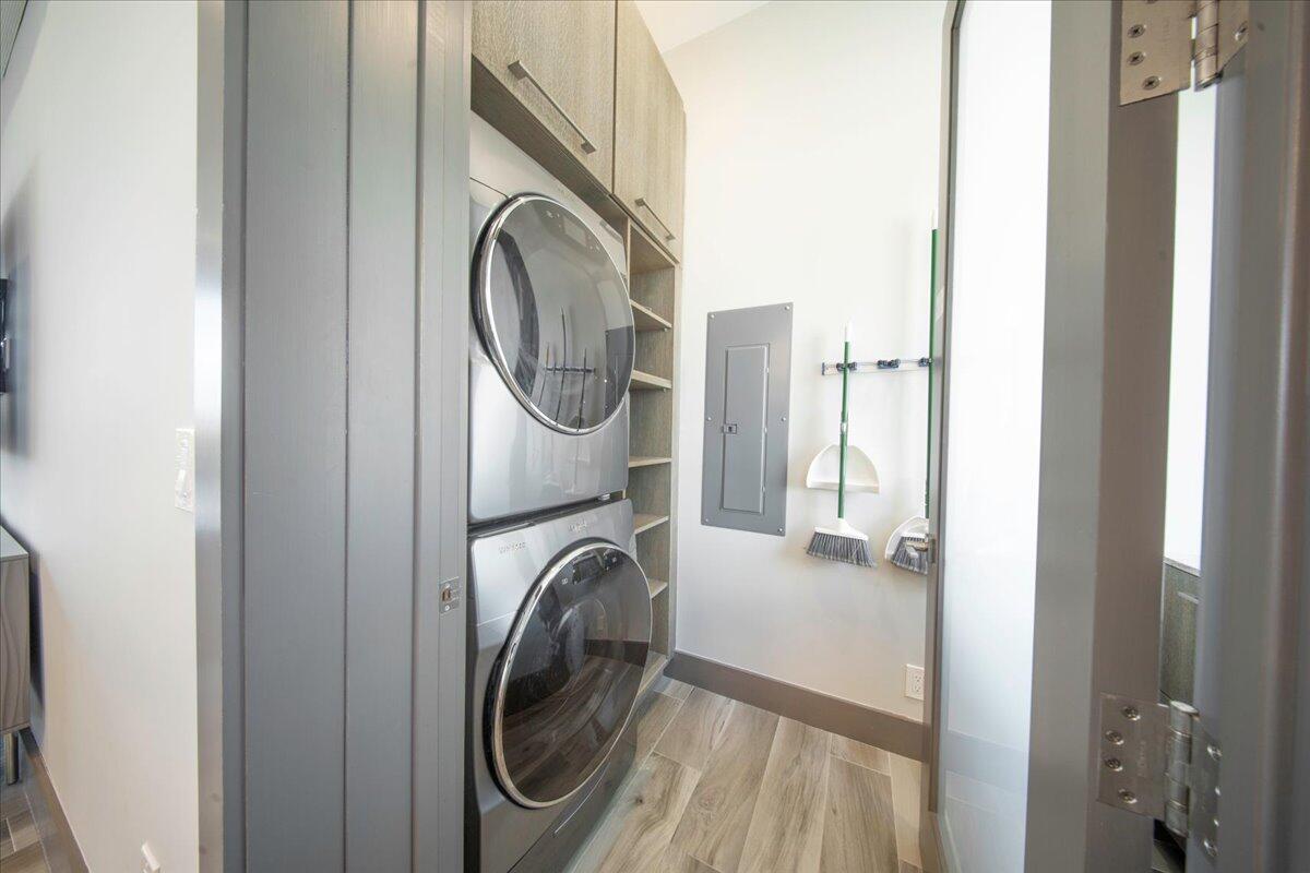 118 Avenue E Property Photo 53