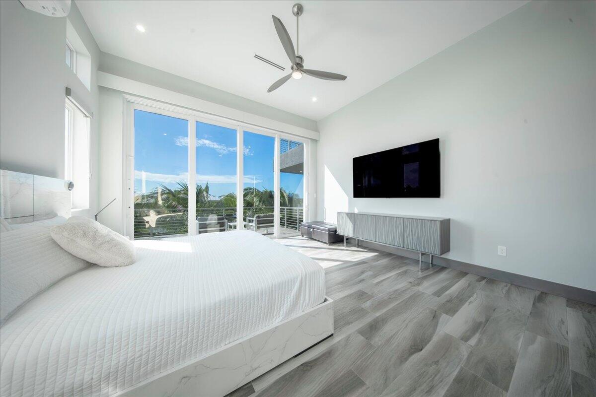118 Avenue E Property Photo 67