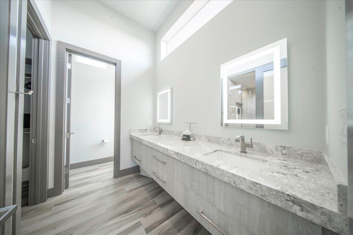 118 Avenue E Property Photo 68