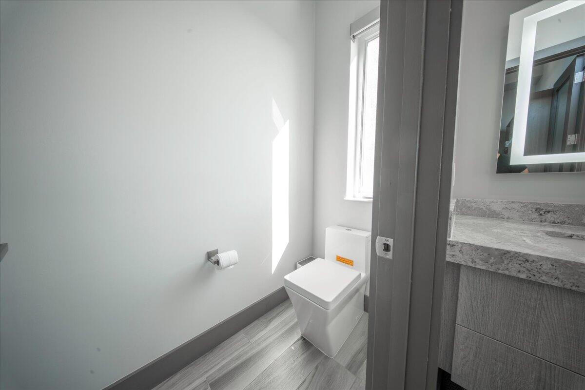 118 Avenue E Property Photo 69