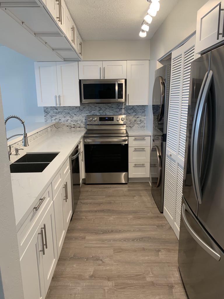 3930 S Roosevelt Boulevard, N304 Property Photo 4