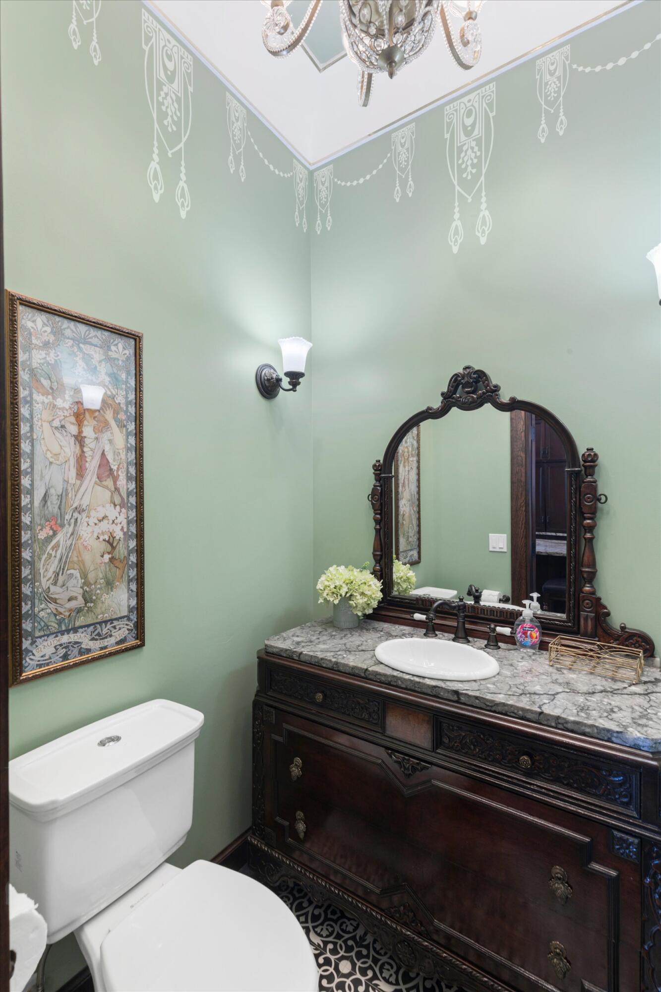 512 Amelia Street Property Photo 22
