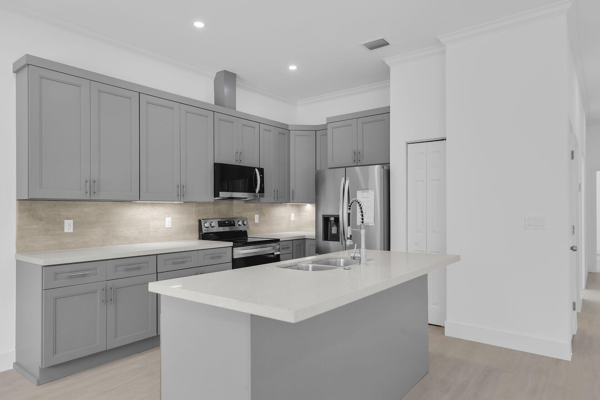 14 Tarpon Avenue Property Photo 13
