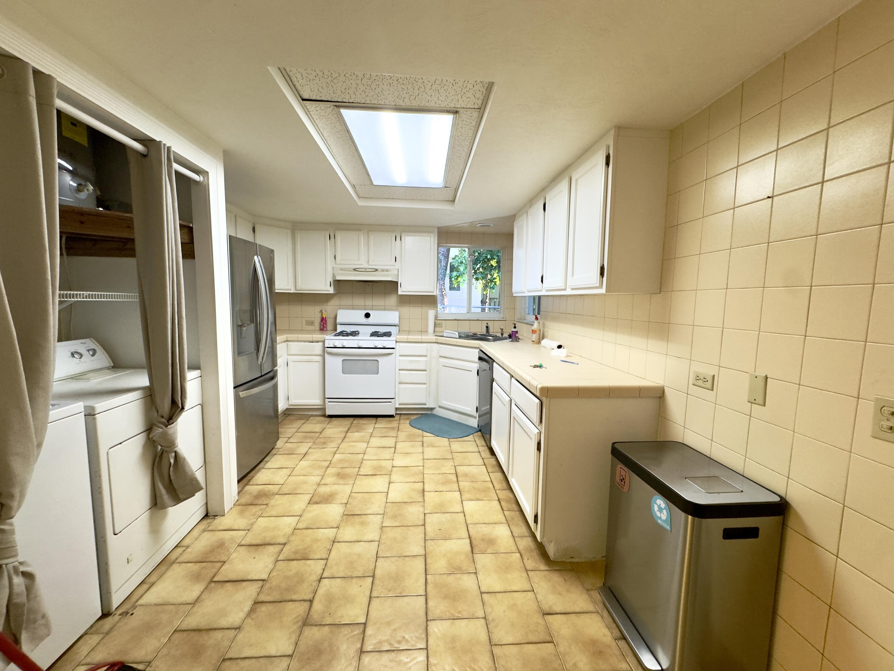 154 Cocoa Drive Property Photo 7