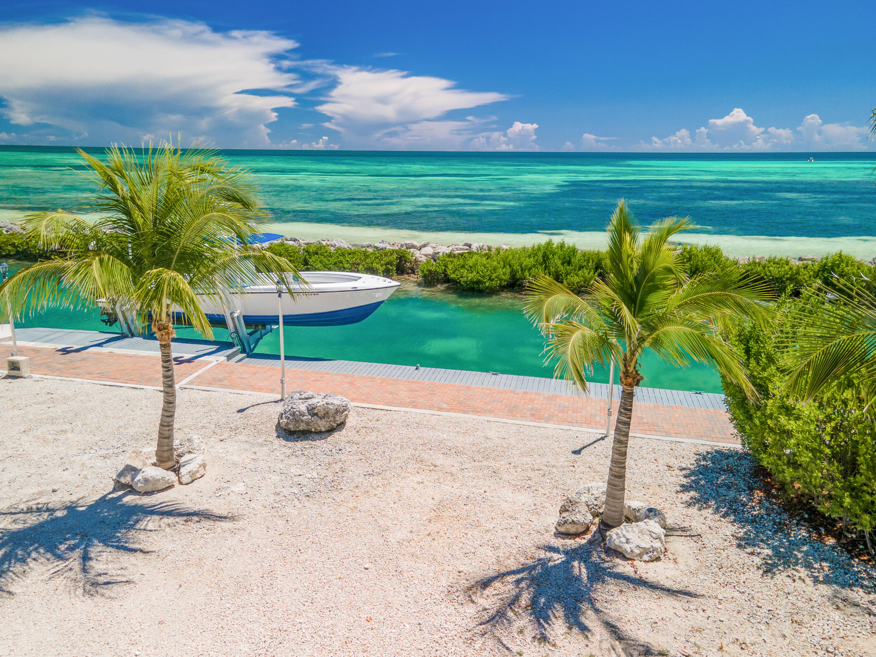 219 W Seaview Drive Property Photo 5