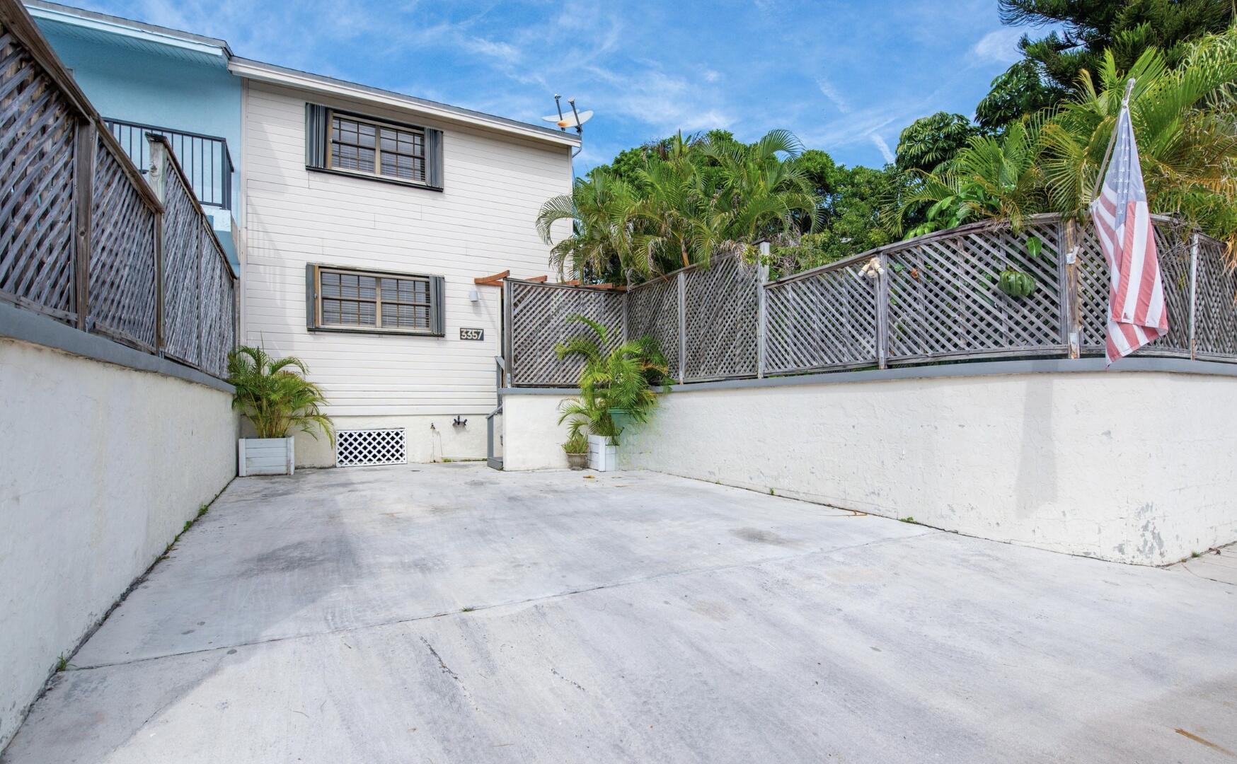 3357 Flagler Avenue Property Photo 1