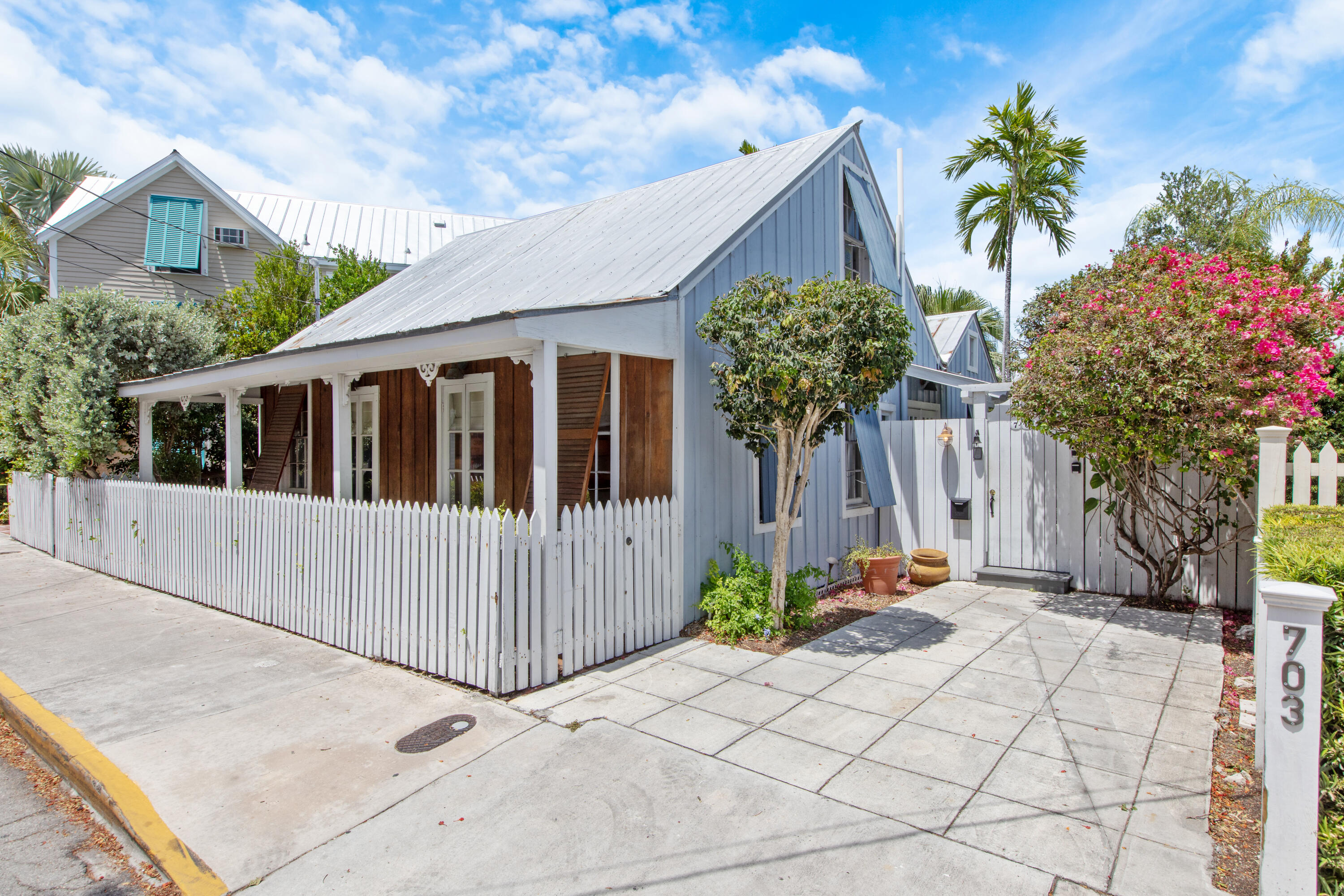 703 Elizabeth Street Property Photo 1