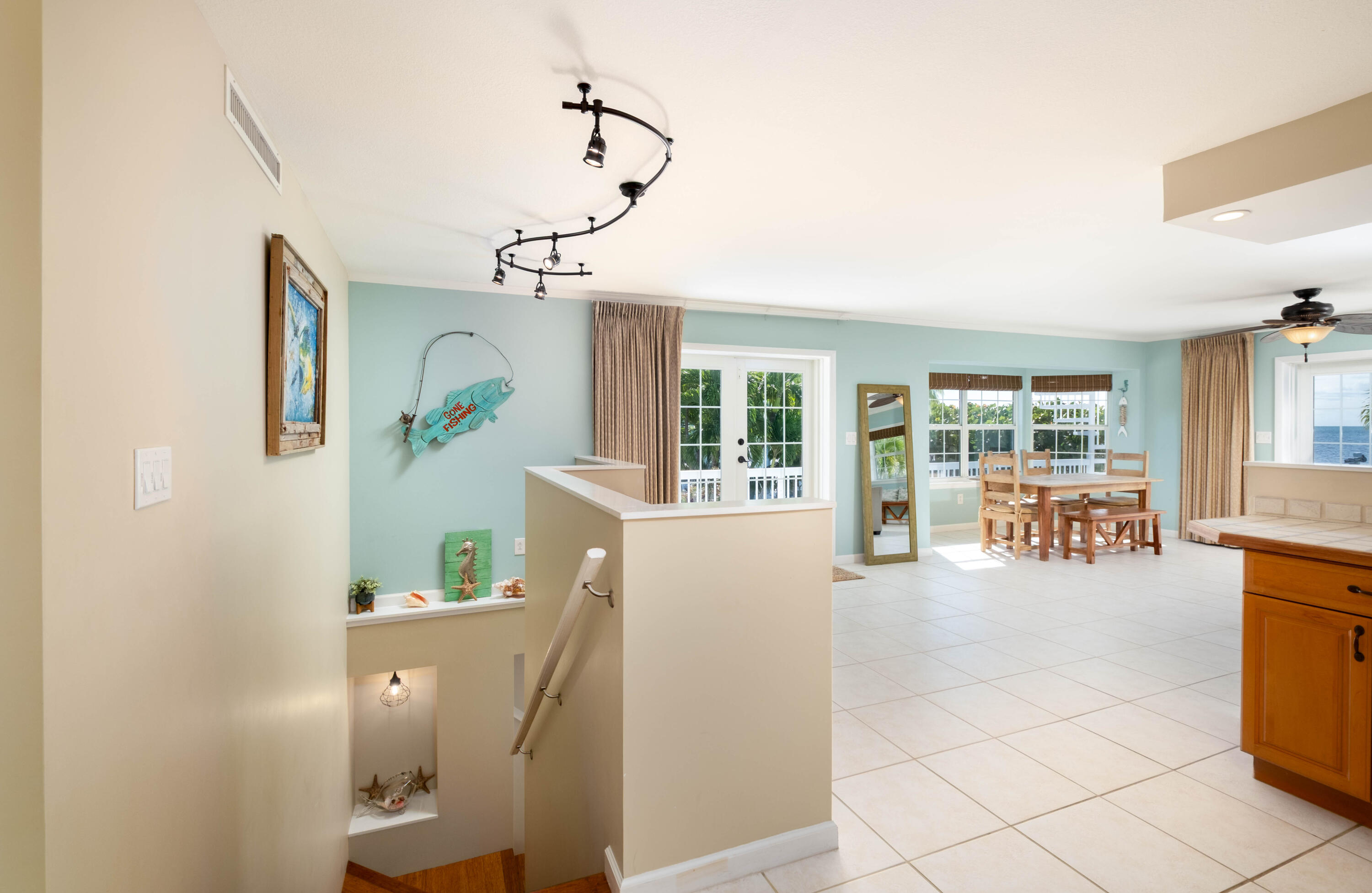 1202 Mockingbird Road Property Photo 5