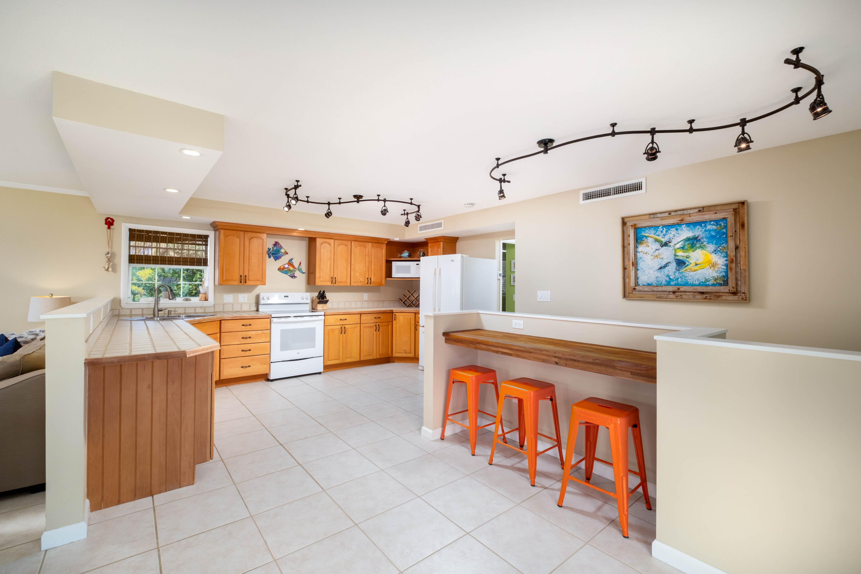 1202 Mockingbird Road Property Photo 6