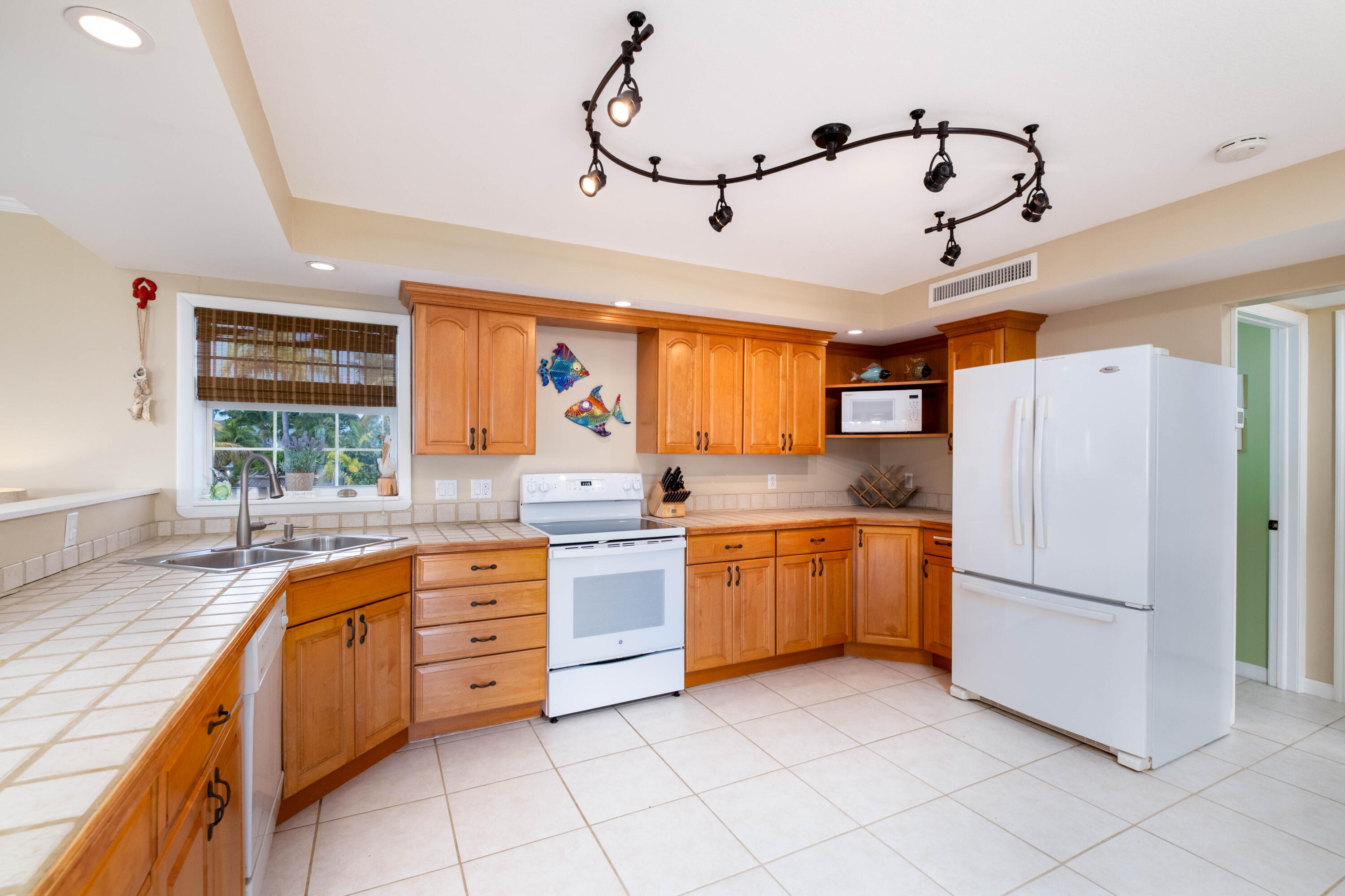 1202 Mockingbird Road Property Photo 7