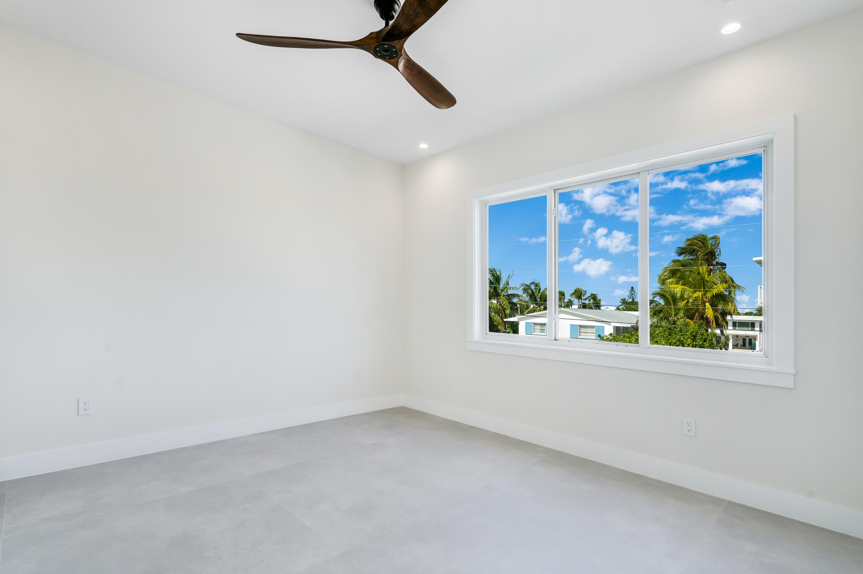 117 Leoni Drive Property Photo 34