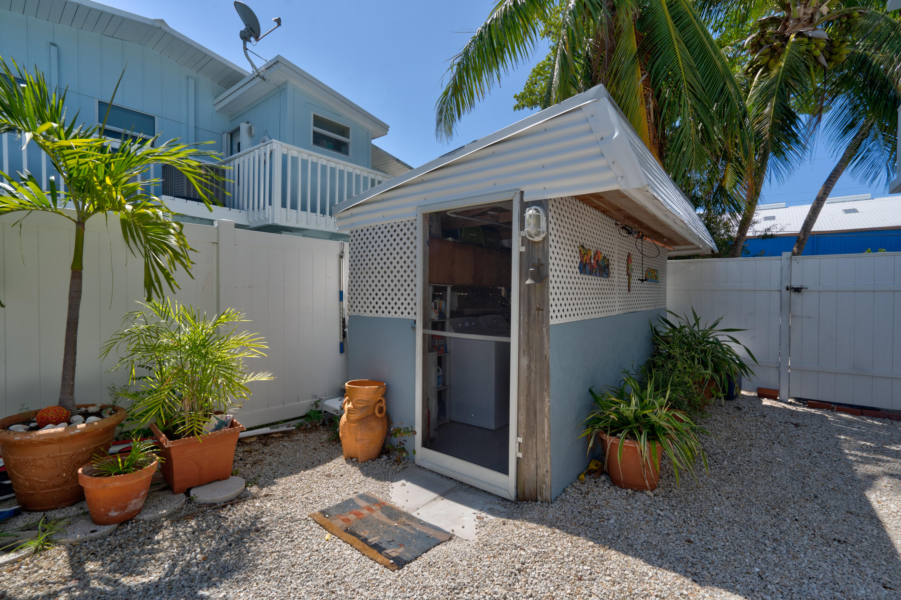 130 Plantation Avenue Upper Property Photo 33