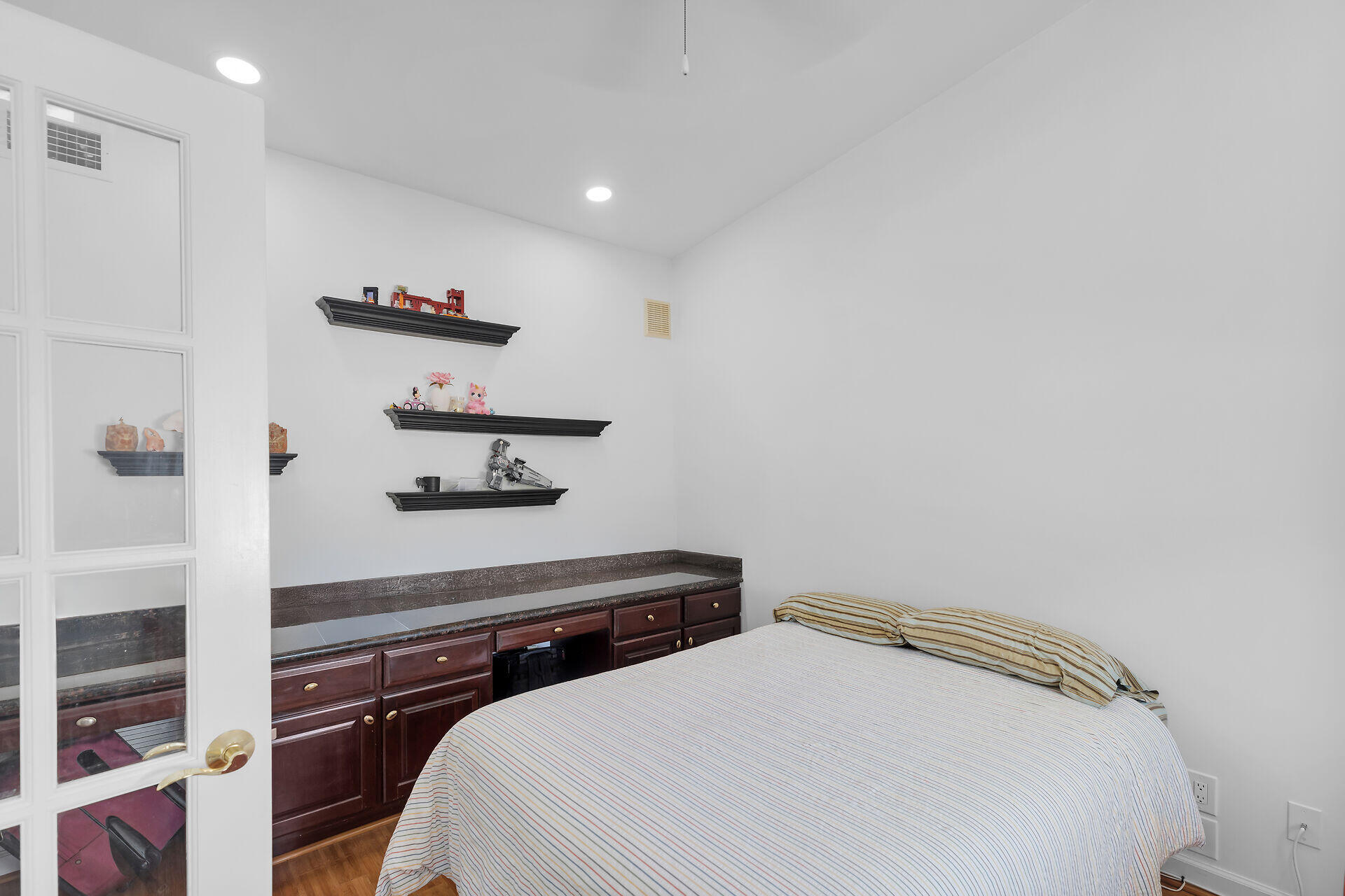 7501 Gulfstream Boulevard Property Photo 17