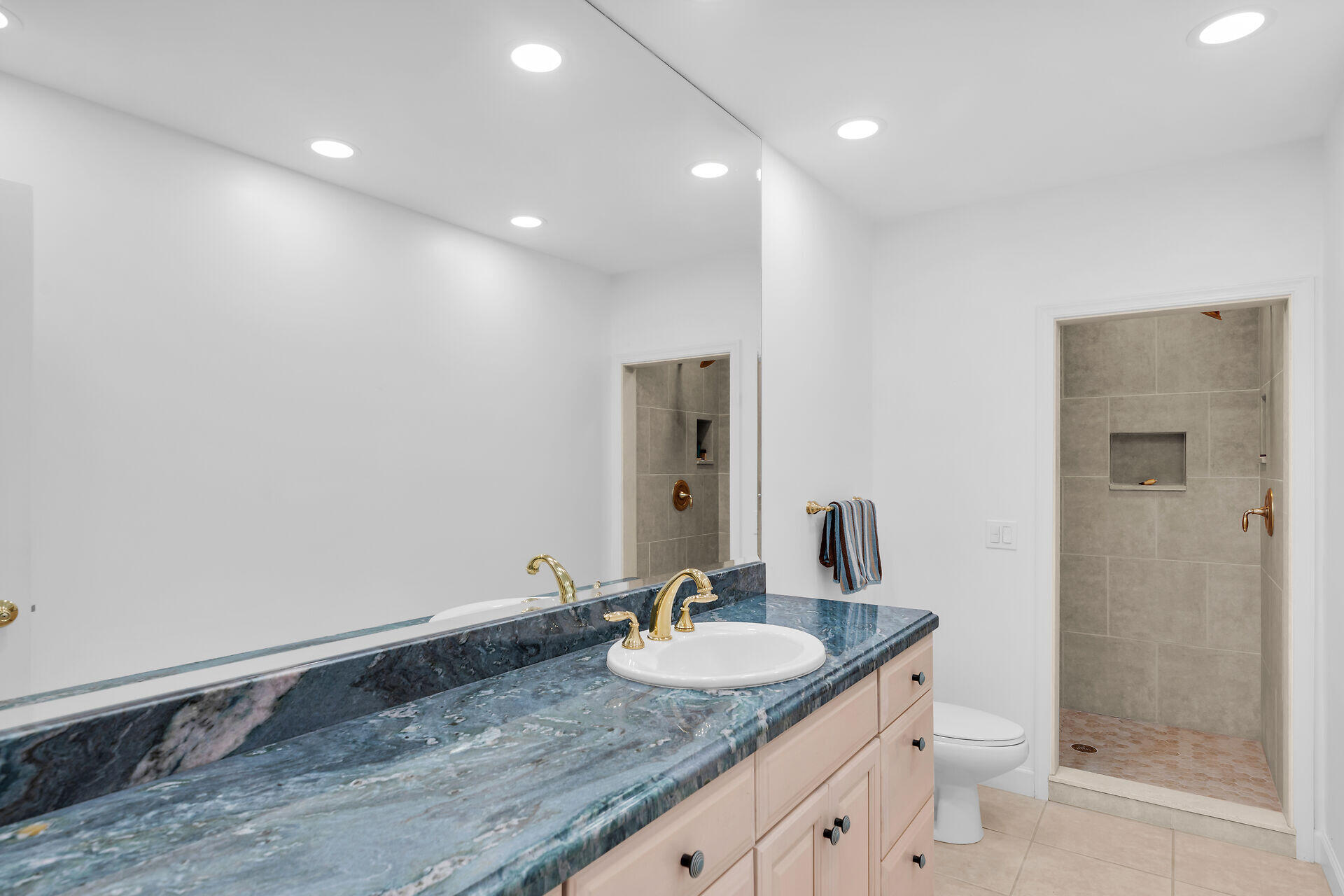 7501 Gulfstream Boulevard Property Photo 23