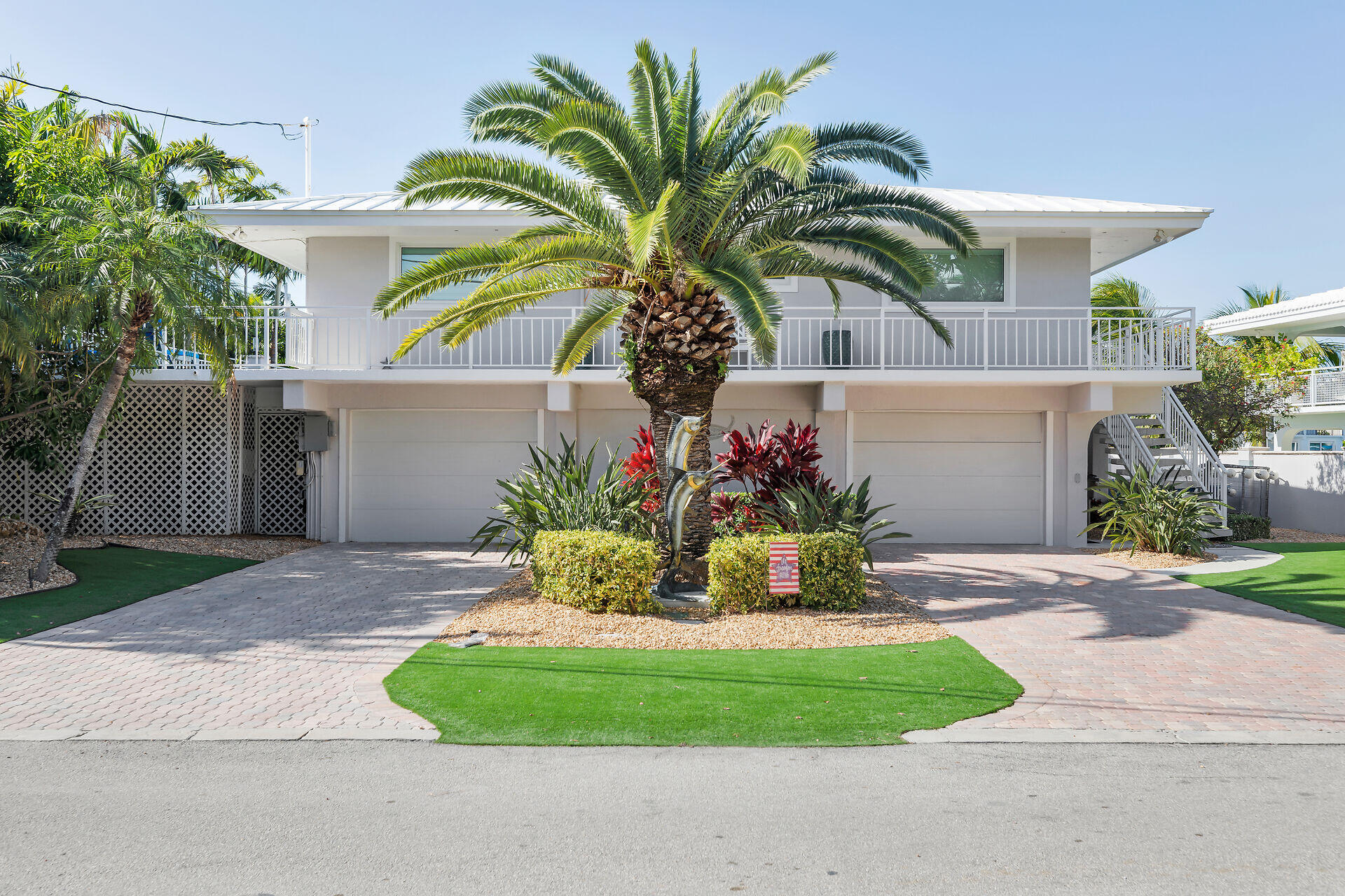 344 E Seaview Drive Property Photo 2