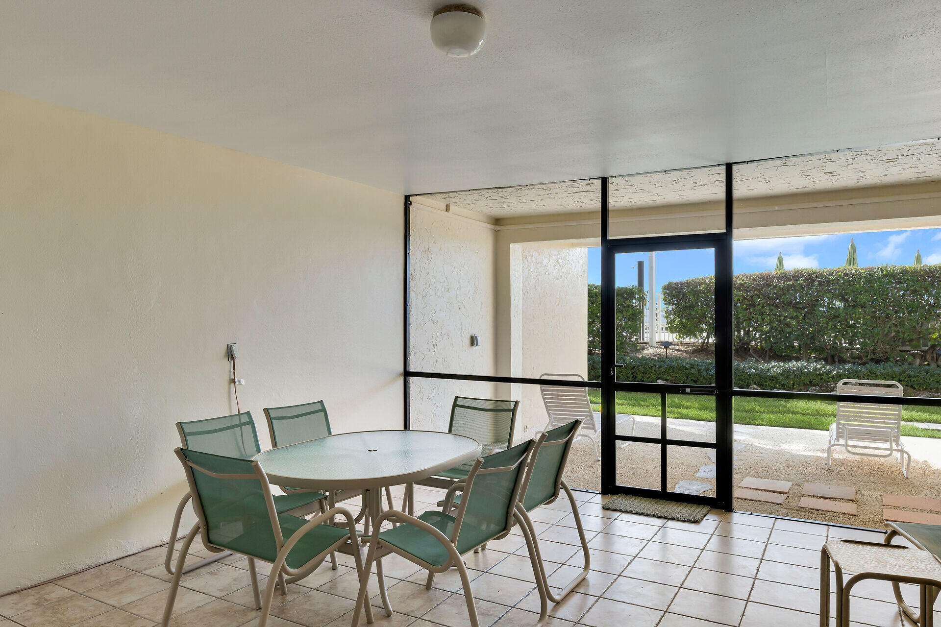 1133 W Ocean Drive 6 Property Photo 26